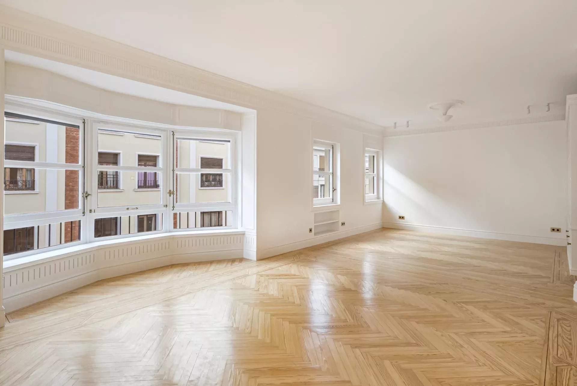 Madrid  - Apartment 4 Bedrooms - picture 3