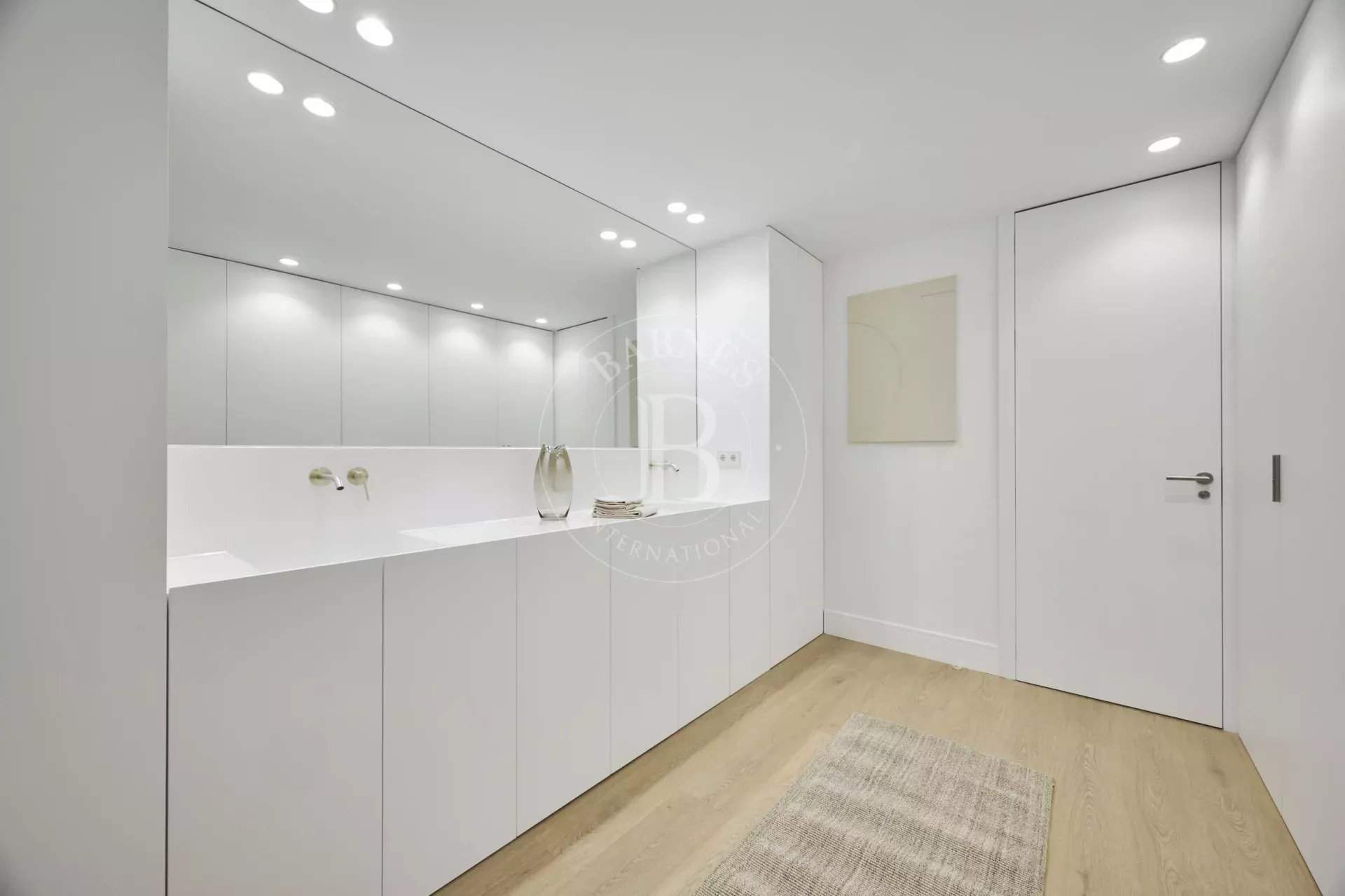 Madrid  - Apartment 4 Bedrooms - picture 9