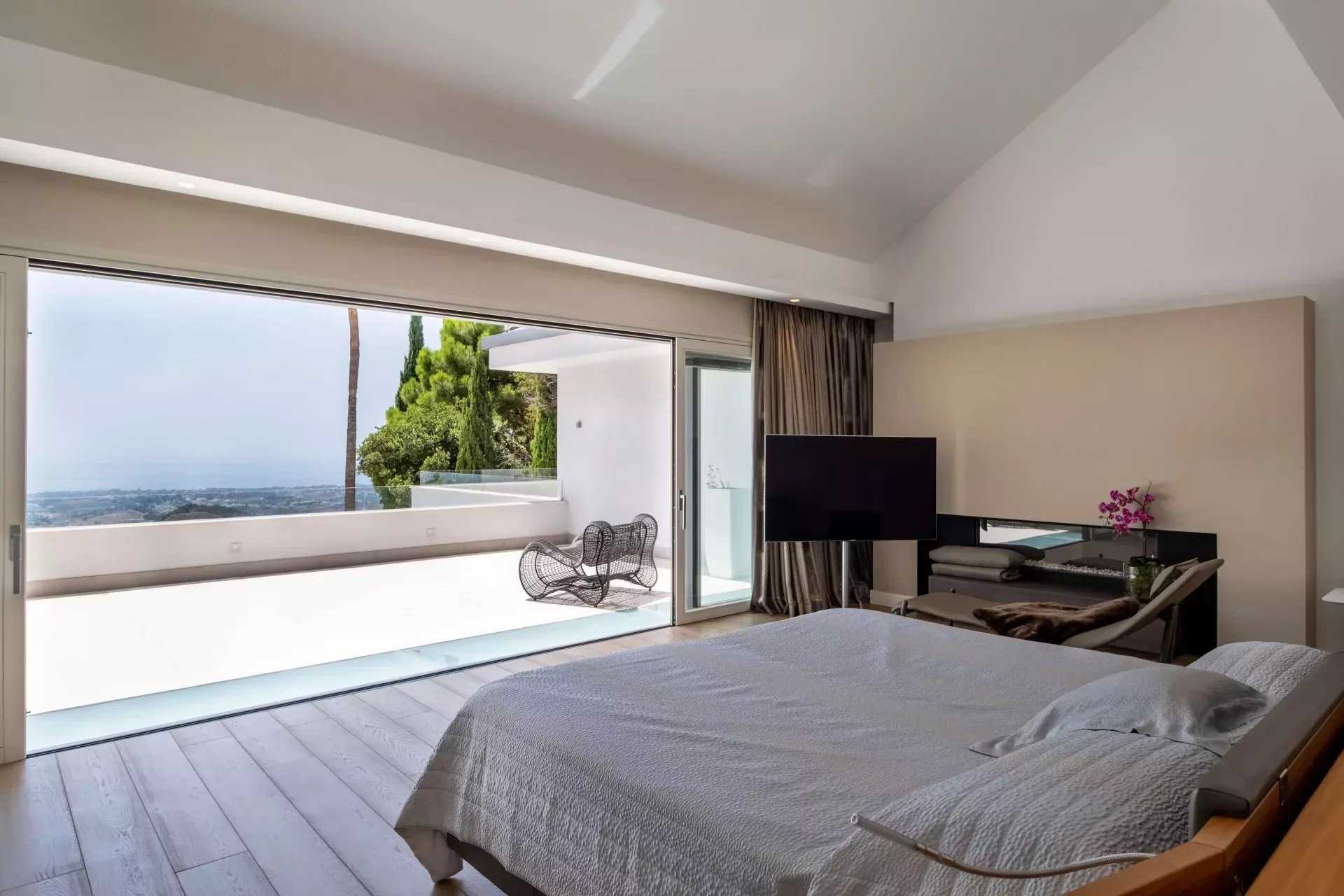 Marbella  - House 5 Bedrooms
