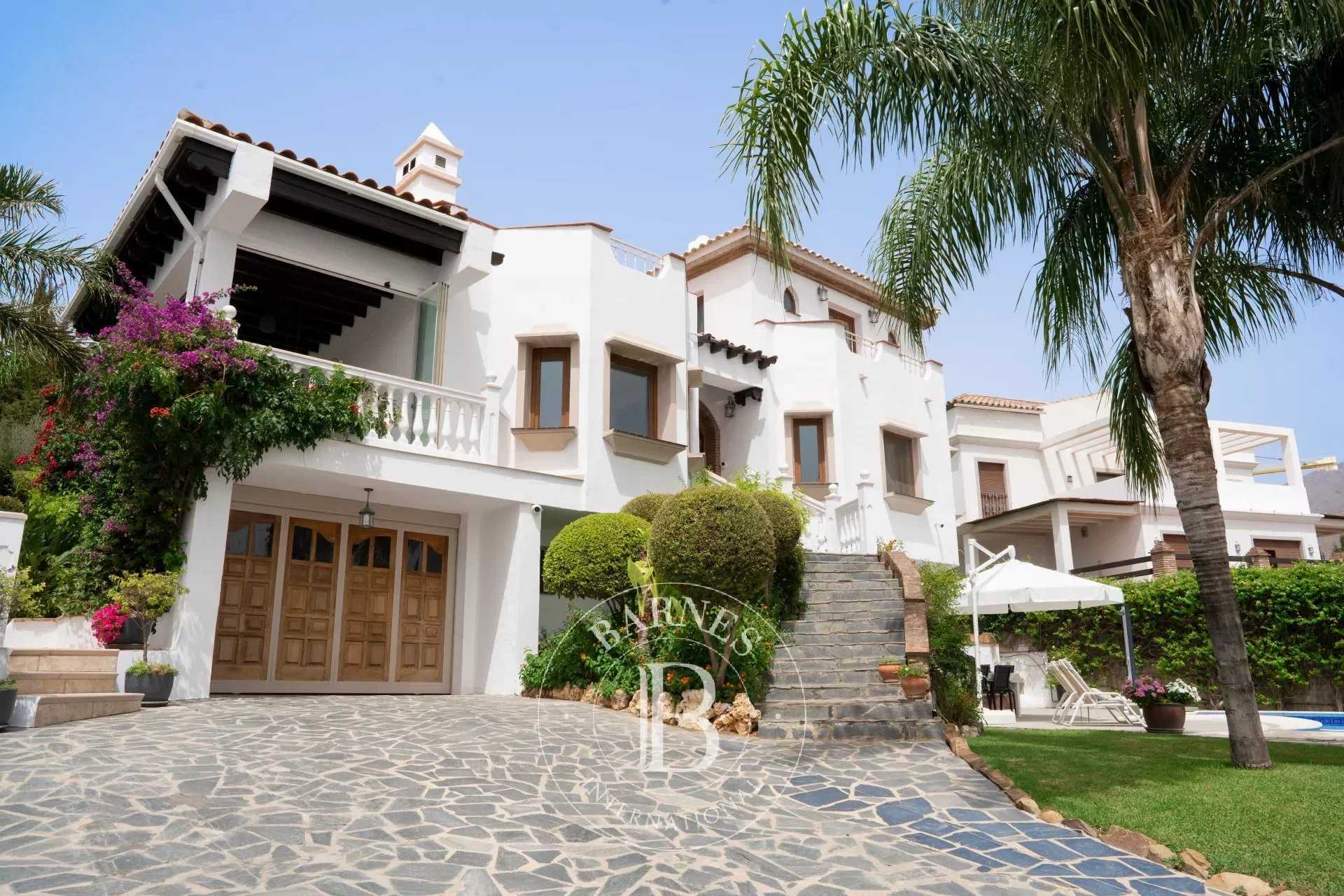 Marbella  - Villa 10 Cuartos 4 Habitaciones