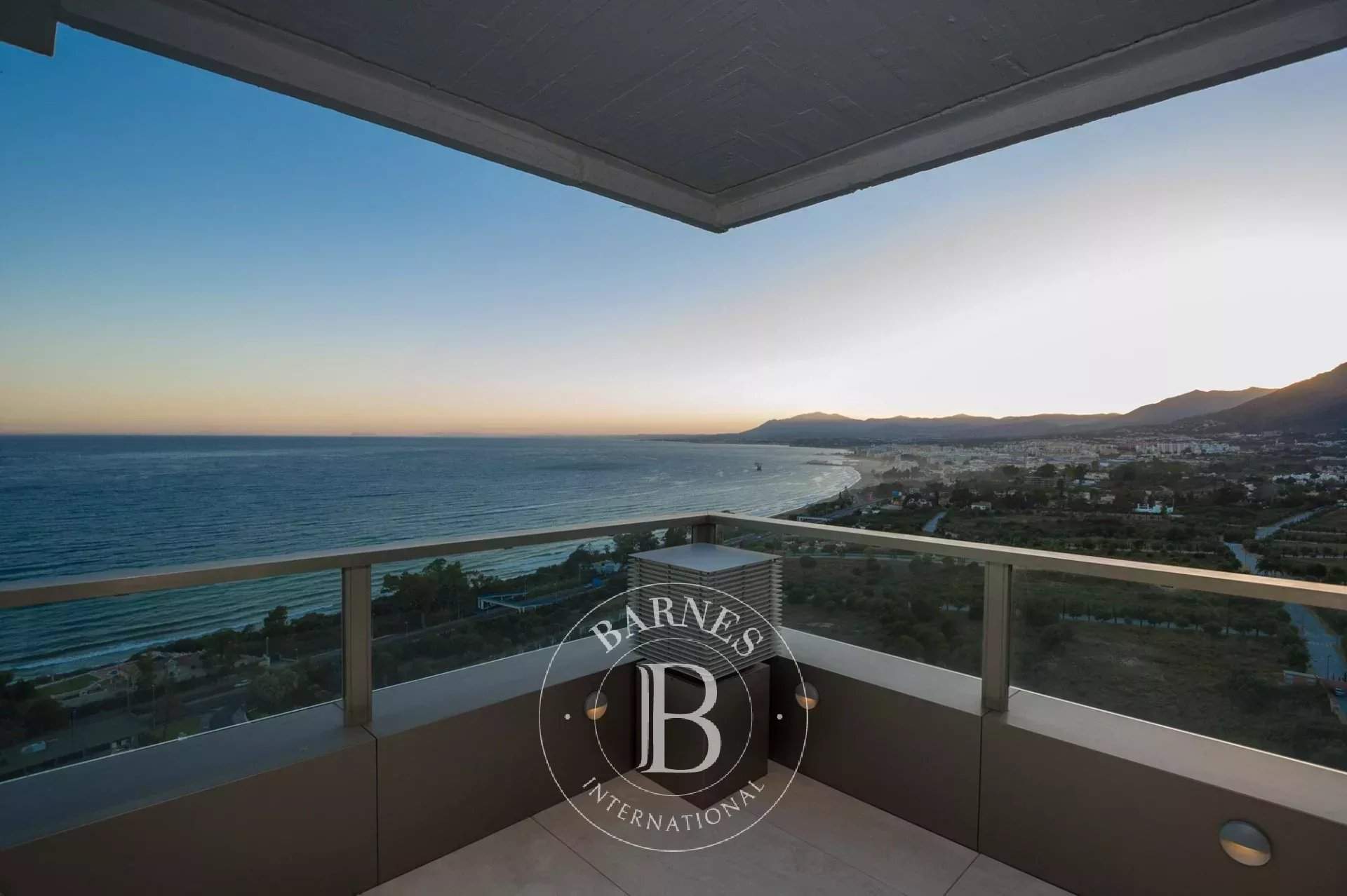 Marbella  - Penthouse 3 Bedrooms - picture 1