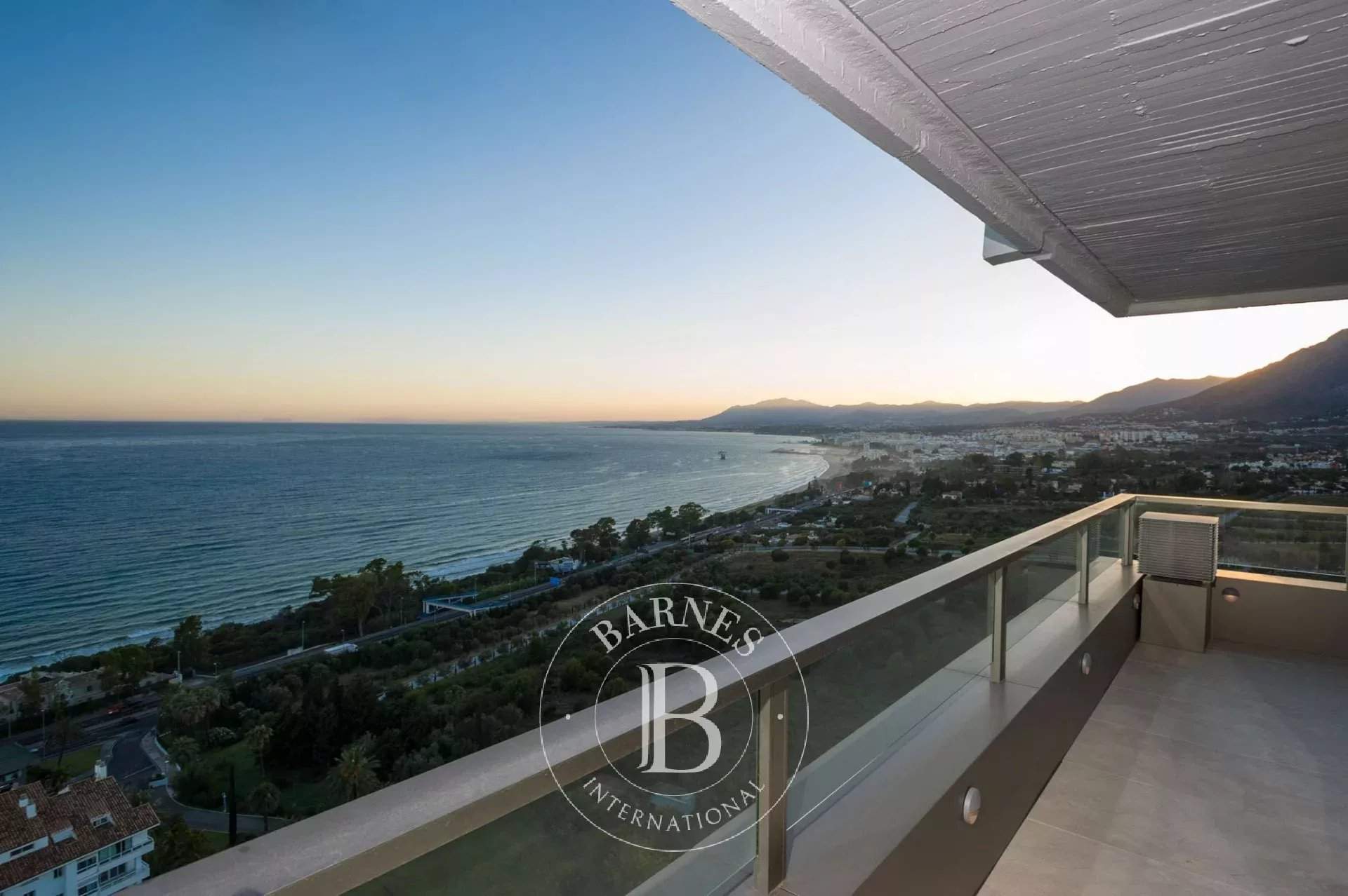 Marbella  - Penthouse 3 Bedrooms - picture 4