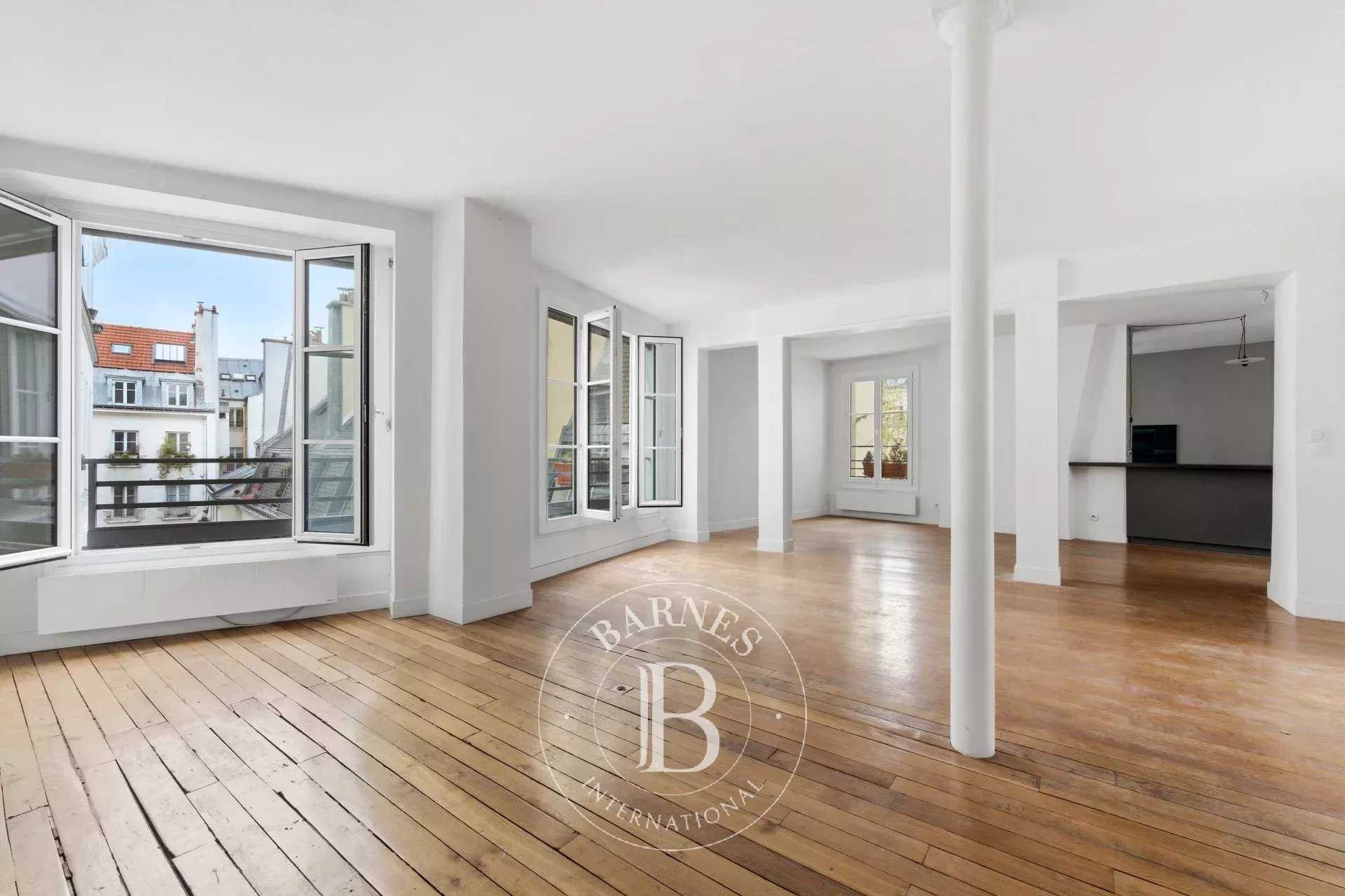 Paris  - Appartement 4 Pi&egrave;ces 3 Chambres