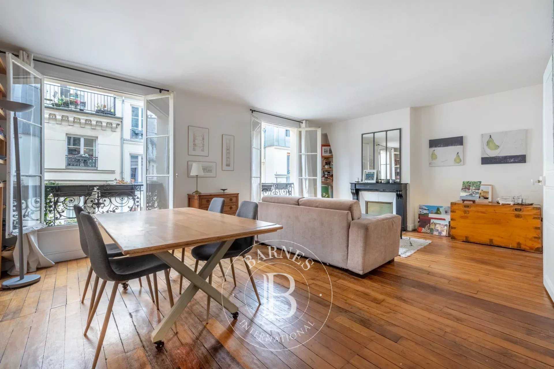 Paris  - Appartement 2 Pièces, 1 Chambre