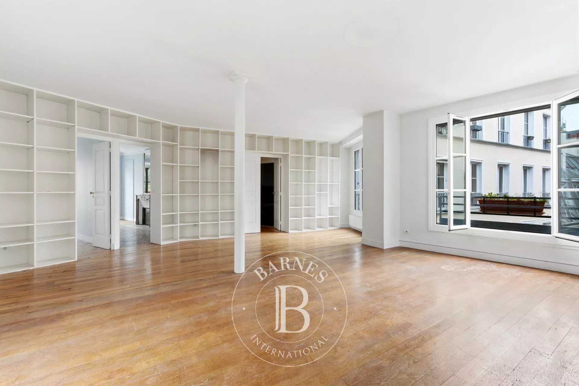 Paris  - Appartement 4 Pi&egrave;ces 3 Chambres