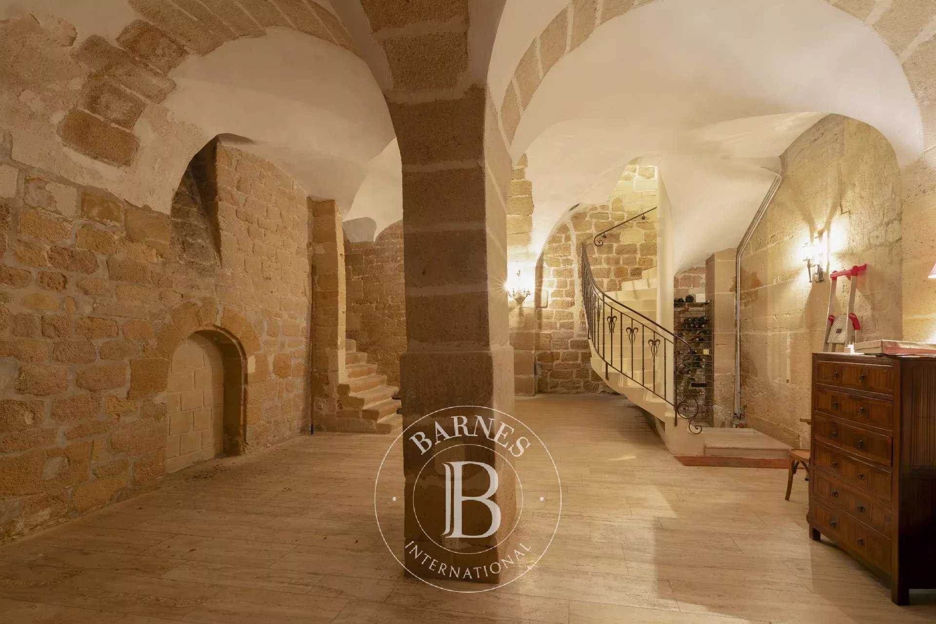 Paris  - Appartement 4 Pièces, 1 Chambre