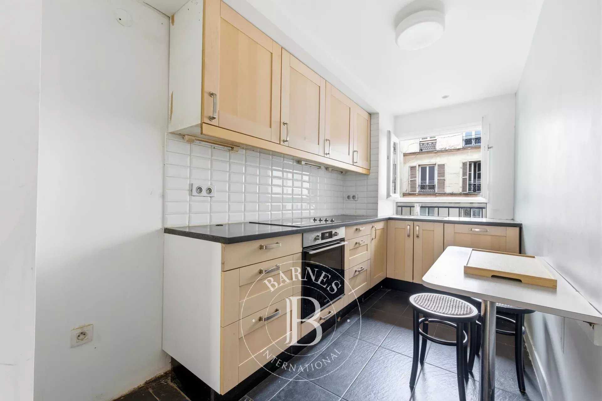 Paris  - Appartement 4 Pi&egrave;ces 3 Chambres