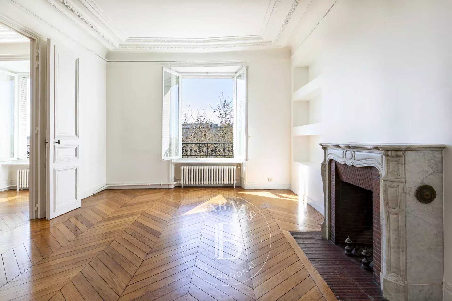Paris  - Appartement 6 Pièces 4 Chambres