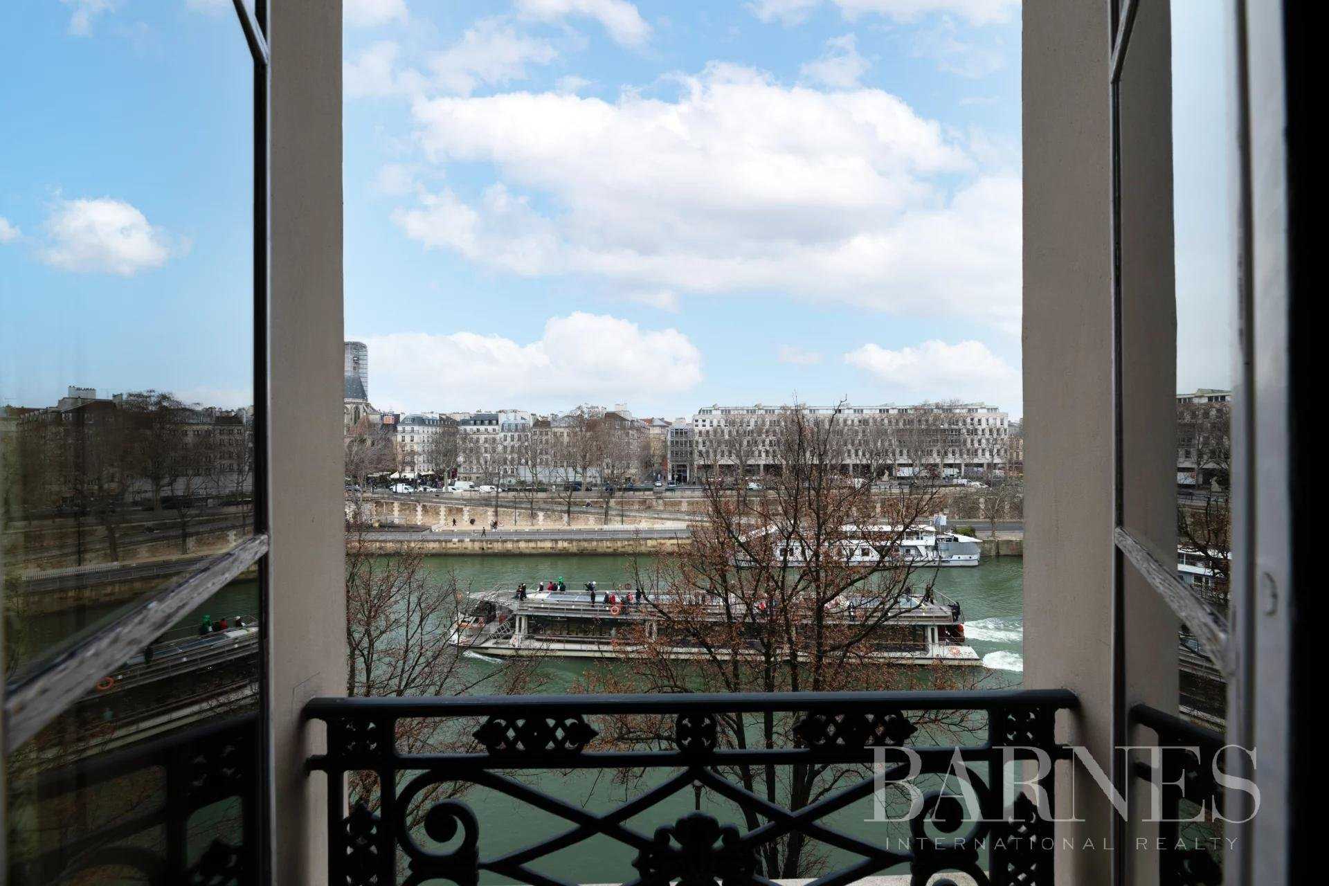 Paris  - Appartement 3 Pièces, 1 Chambre