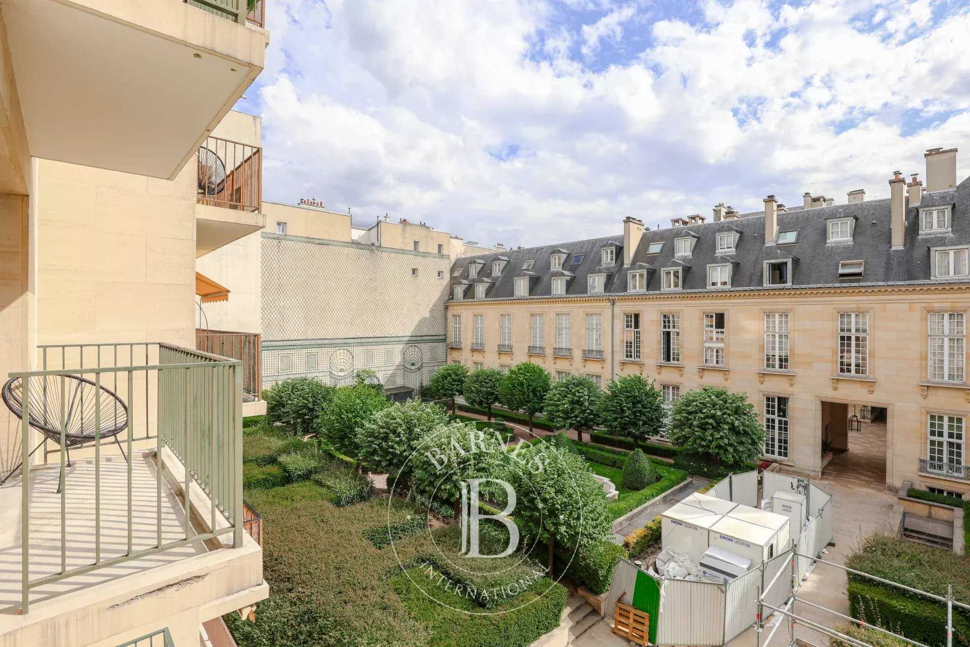 Paris  - Appartement 5 Pi&egrave;ces 3 Chambres