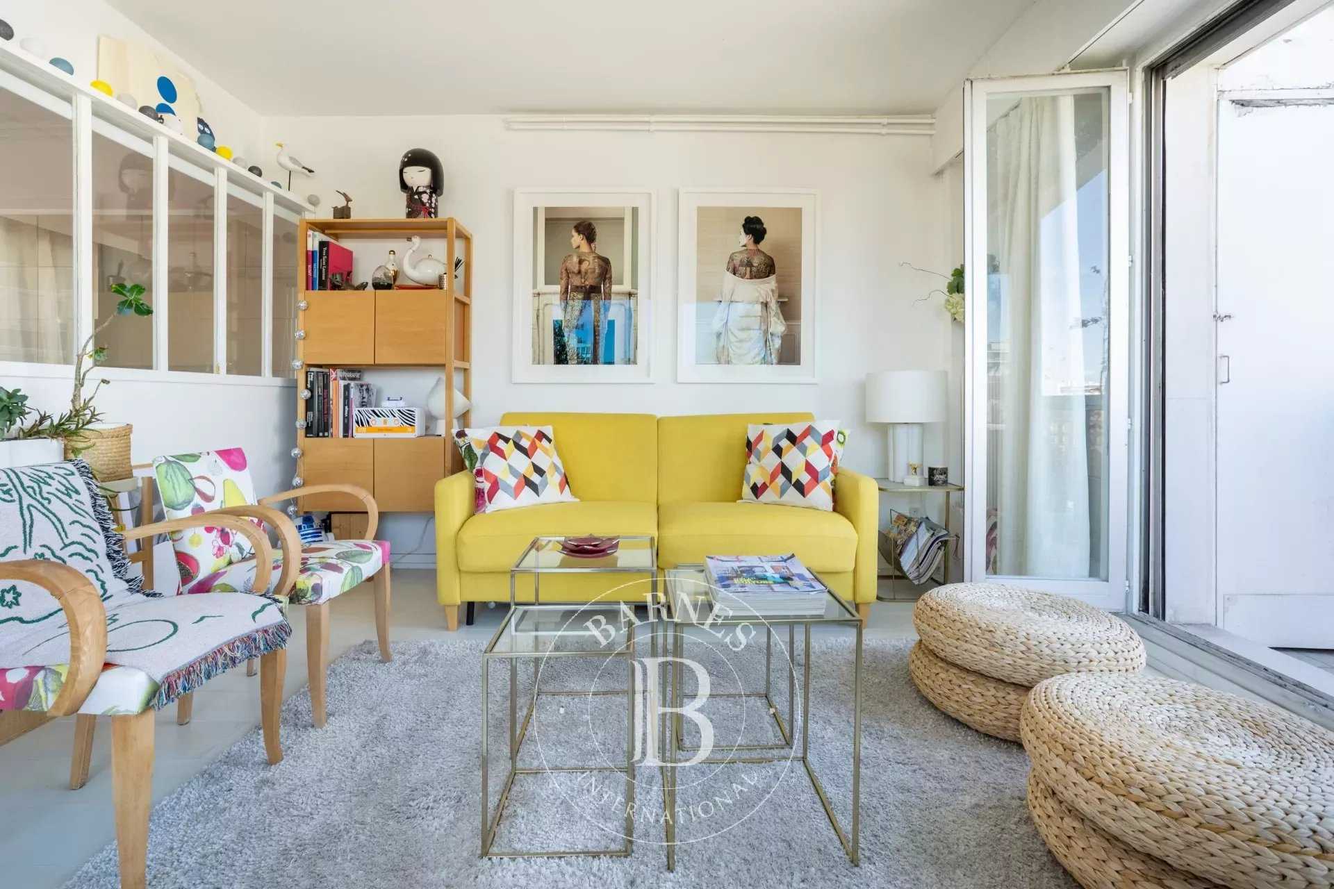 Paris  - Appartement 2 Pièces, 1 Chambre