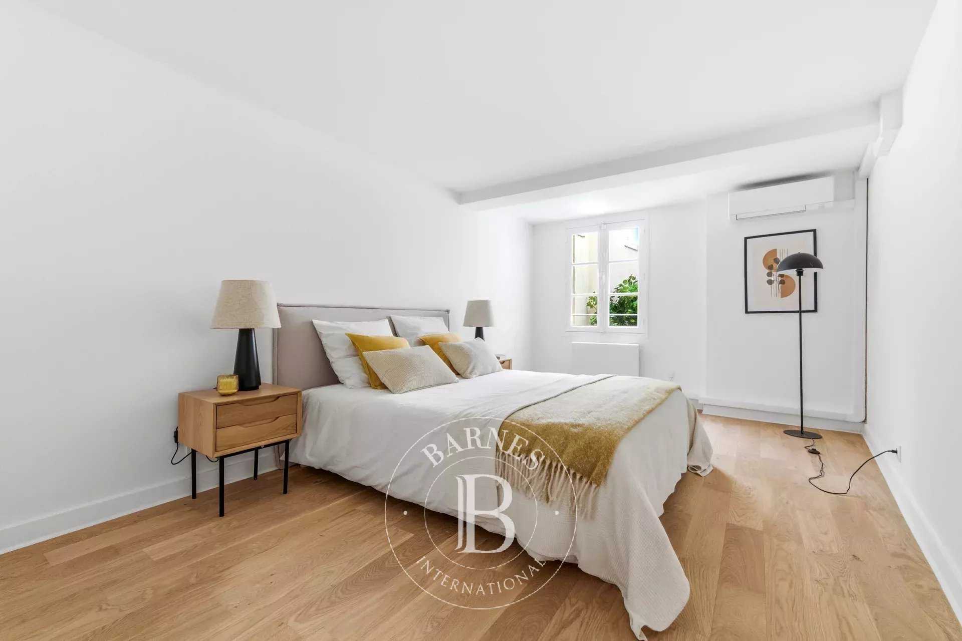 Paris  - Appartement 4 Pi&egrave;ces 3 Chambres