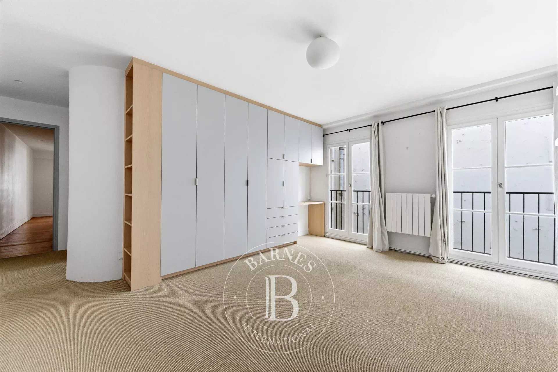 Paris  - Appartement 4 Pi&egrave;ces 3 Chambres