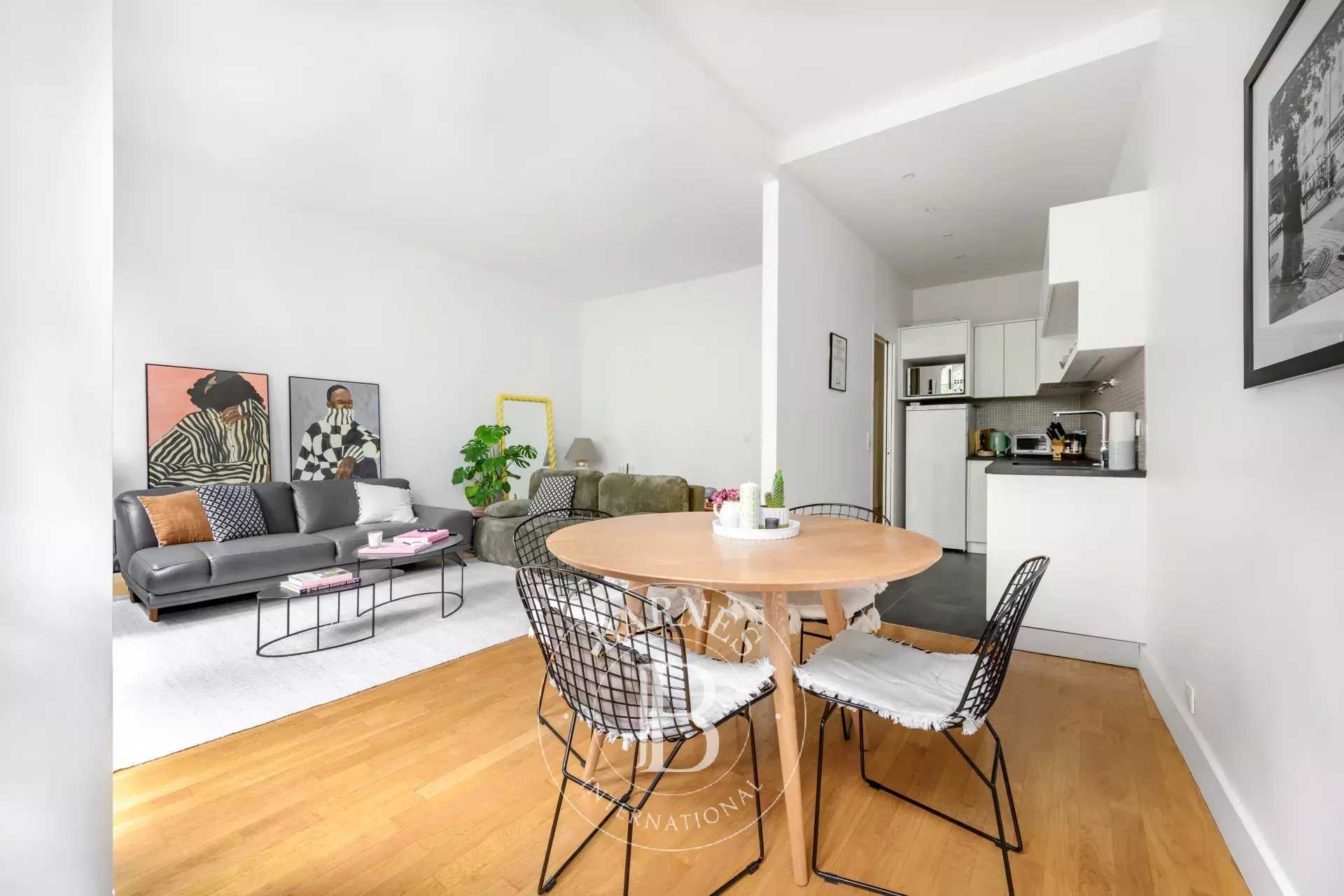 Paris  - Appartement 2 Pièces, 1 Chambre