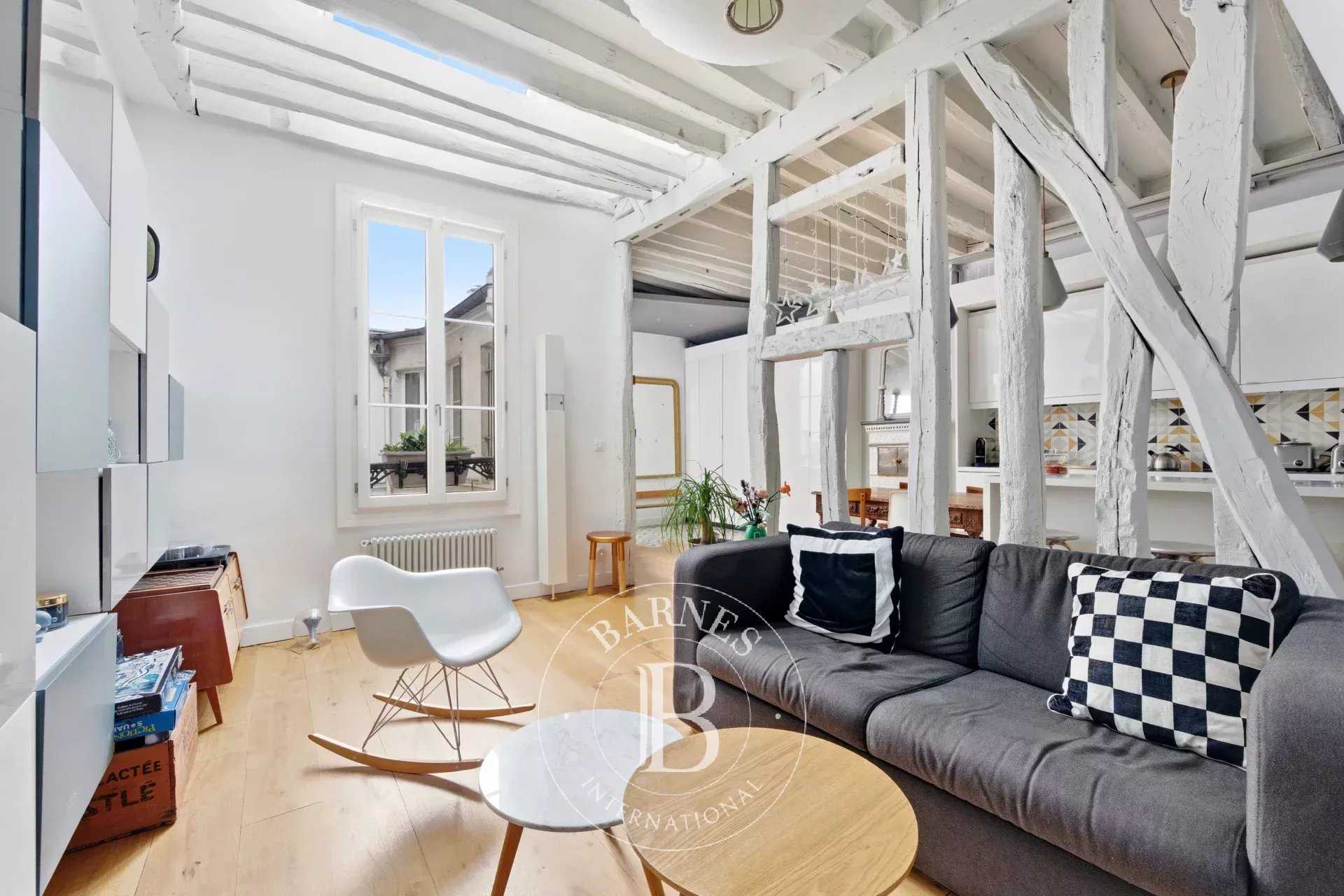 Paris  - Appartement 4 Pi&egrave;ces 2 Chambres