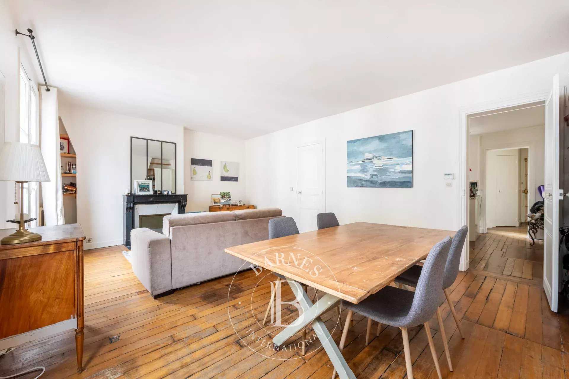 Paris  - Appartement 2 Pièces, 1 Chambre