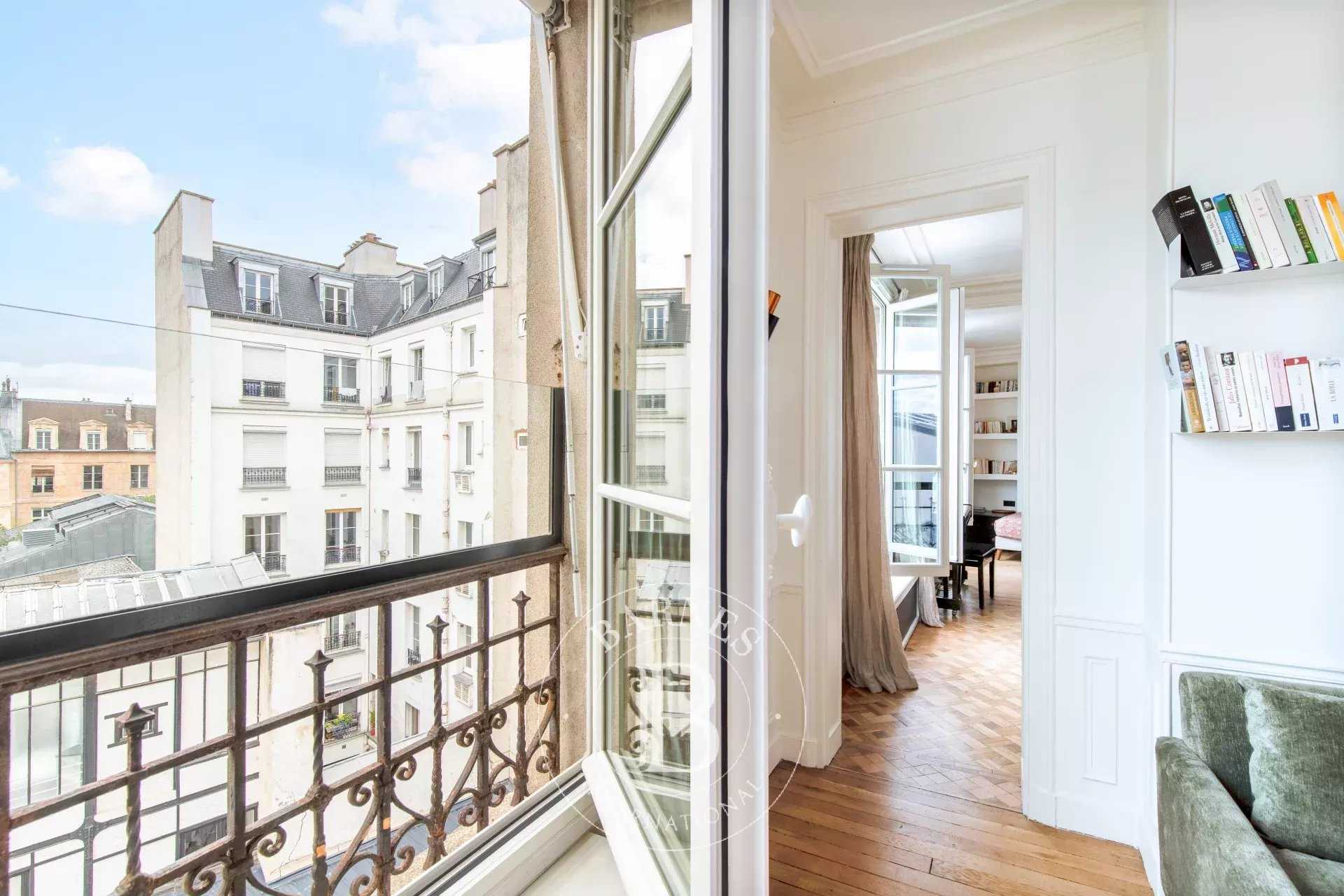 Paris  - Appartement 5 Pièces 3 Chambres
