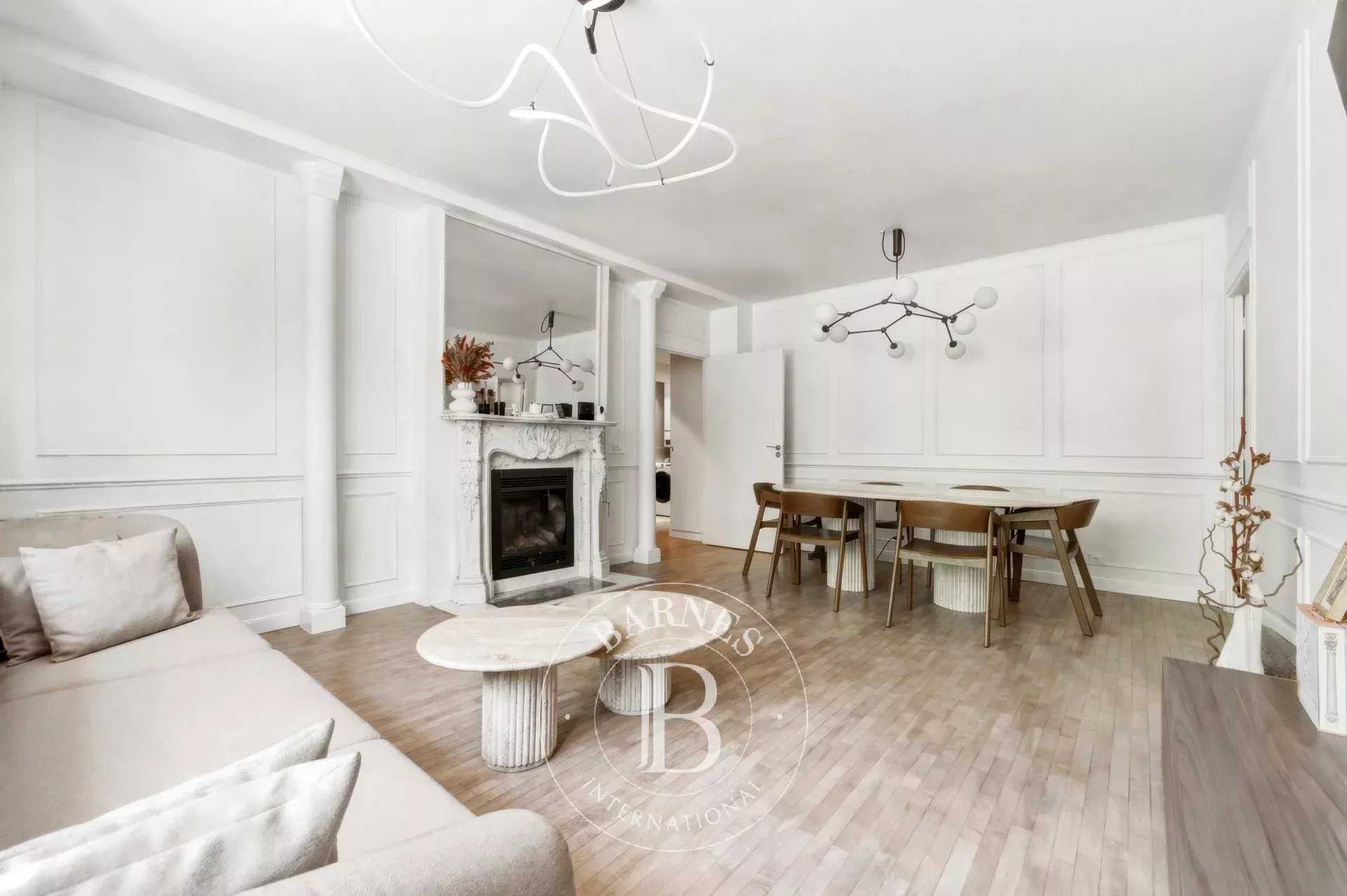 Paris  - Appartement 3 Pi&egrave;ces 2 Chambres