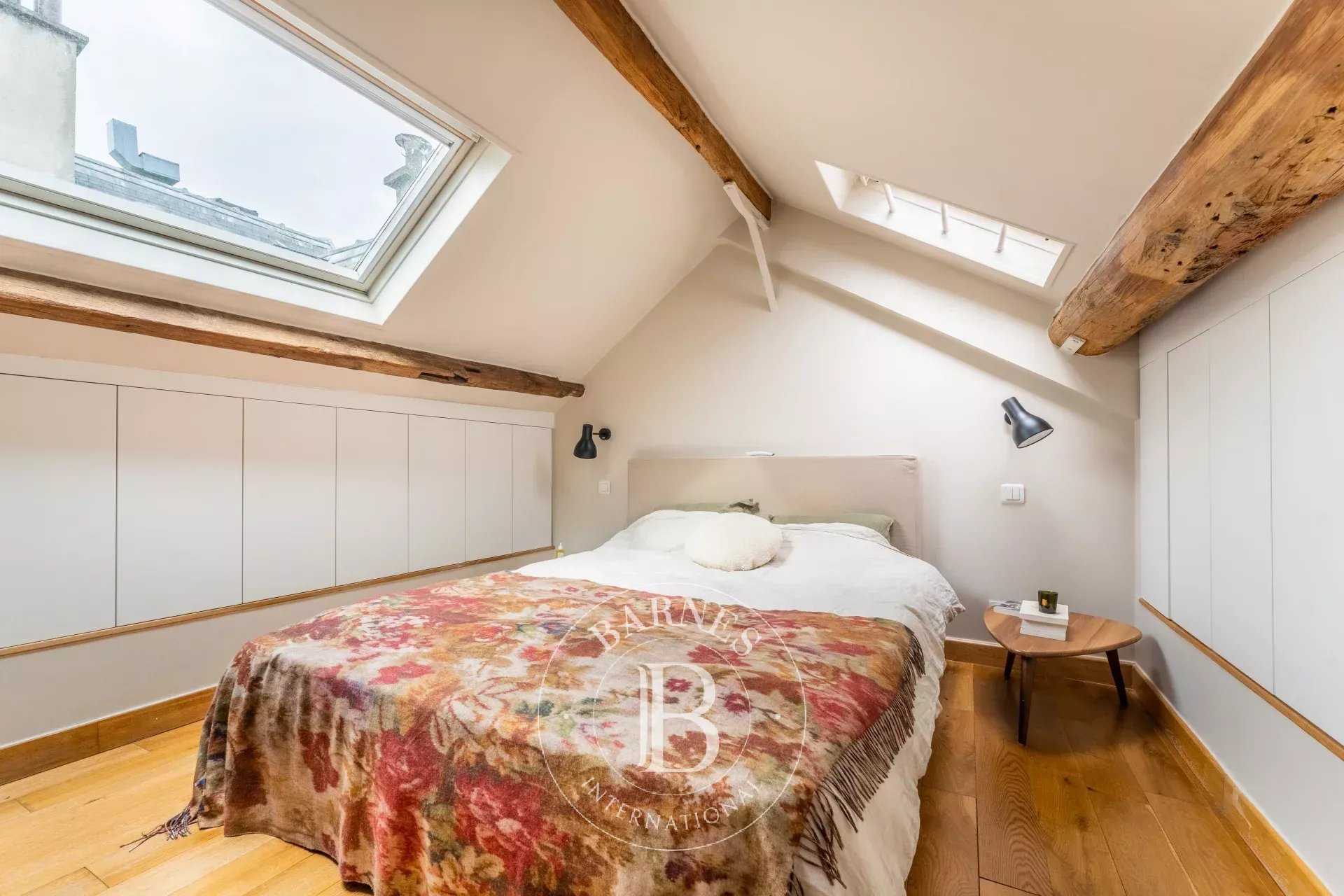 Paris  - Appartement 2 Pièces, 1 Chambre