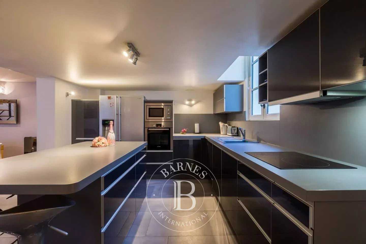 Paris  - Apartment 3 Bedrooms