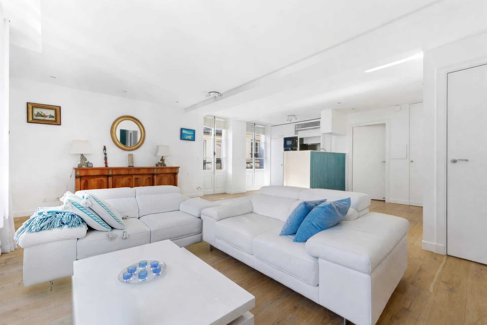 Paris  - Appartement 3 Pi&egrave;ces 2 Chambres