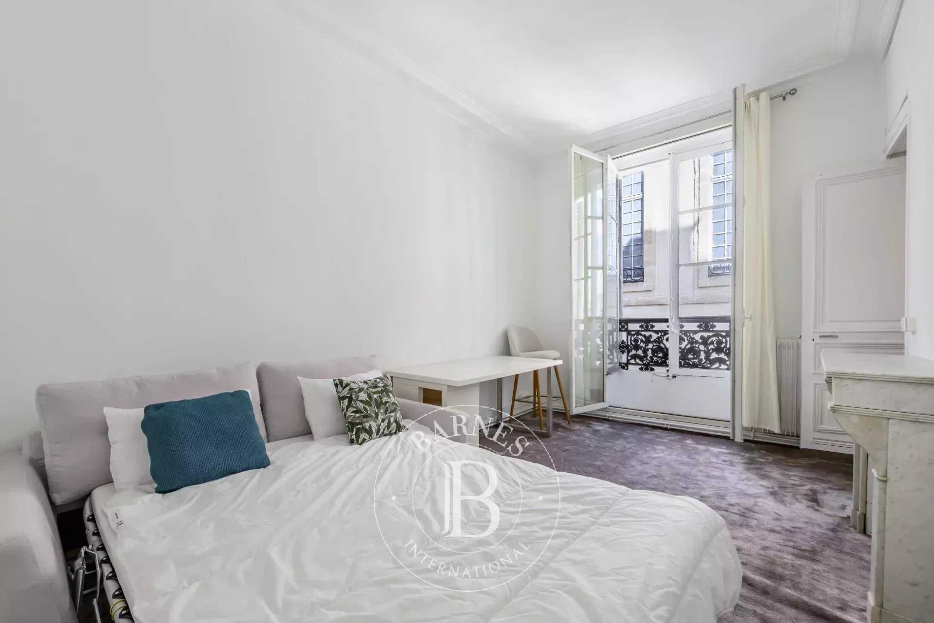 Paris  - Appartement 4 Pièces 2 Chambres