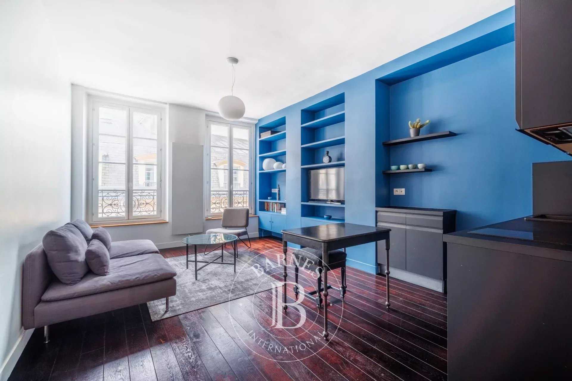 Paris  - Appartement 2 Pièces, 1 Chambre