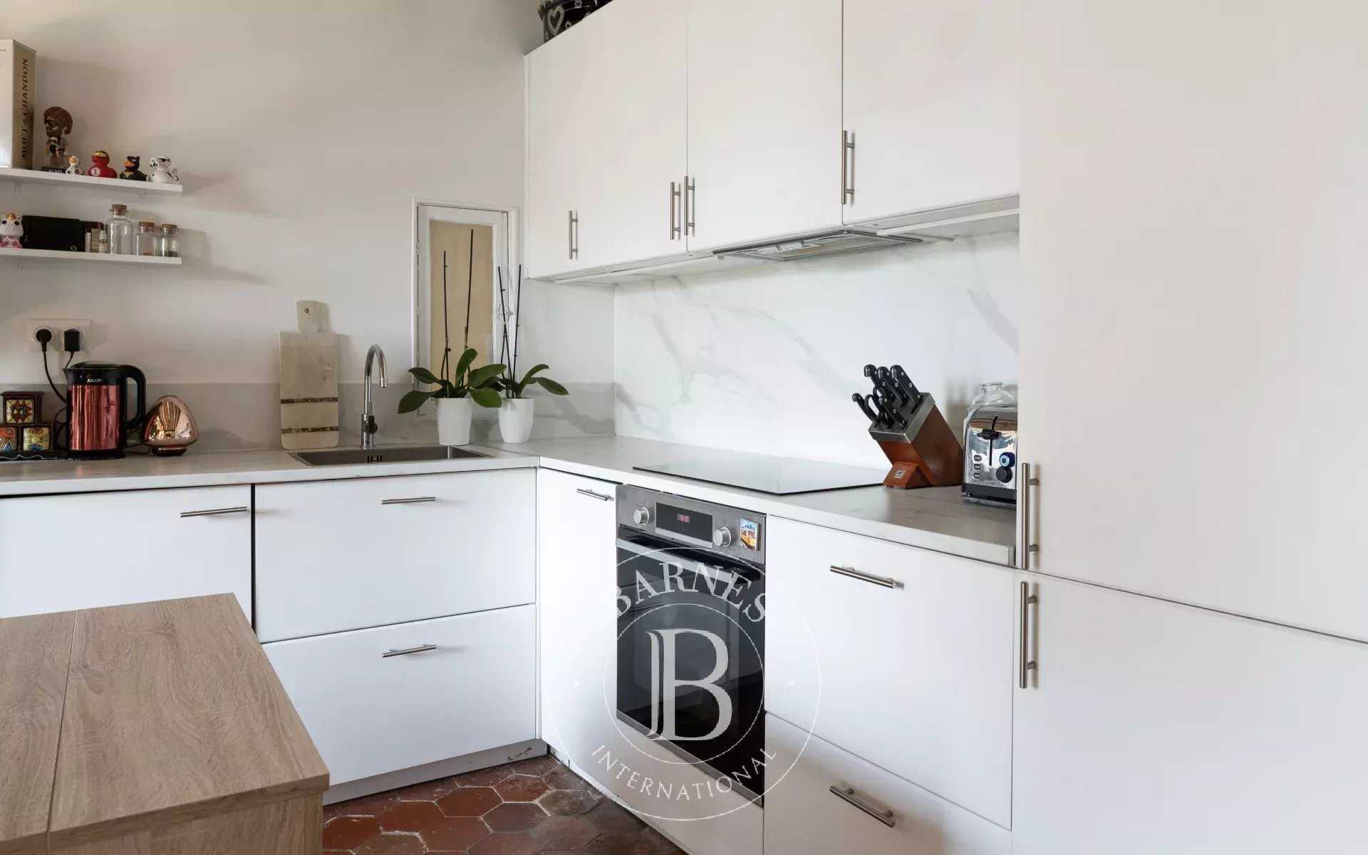 Paris  - Appartement 2 Pièces, 1 Chambre