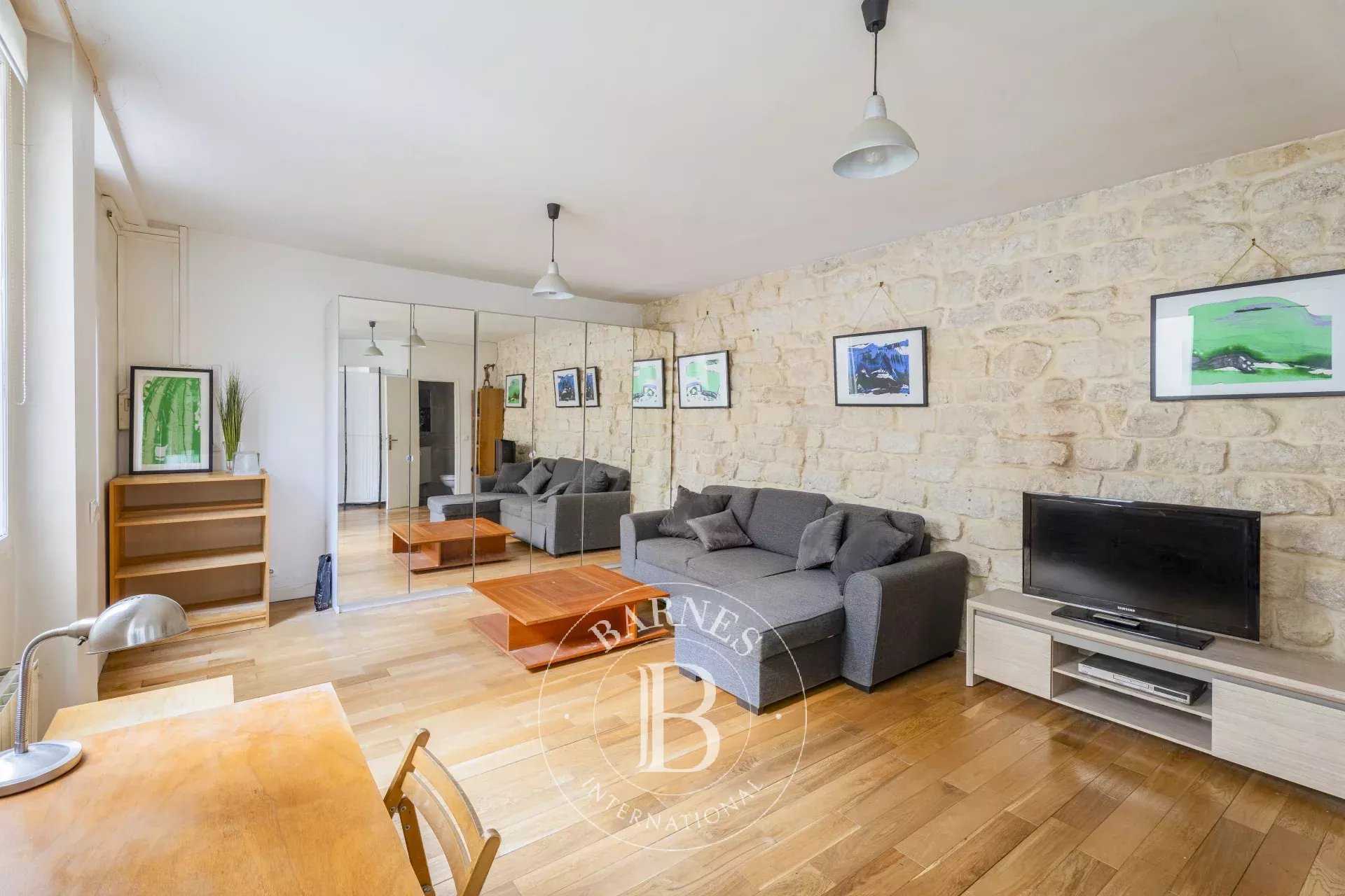 Apartment Paris 75002