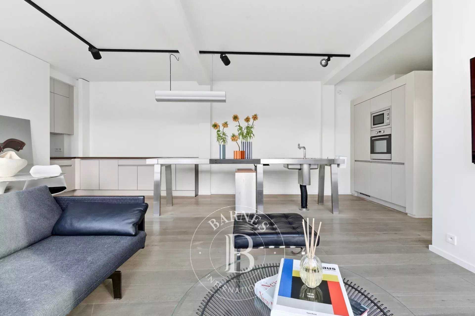 Paris  - Appartement 3 Pi&egrave;ces 2 Chambres