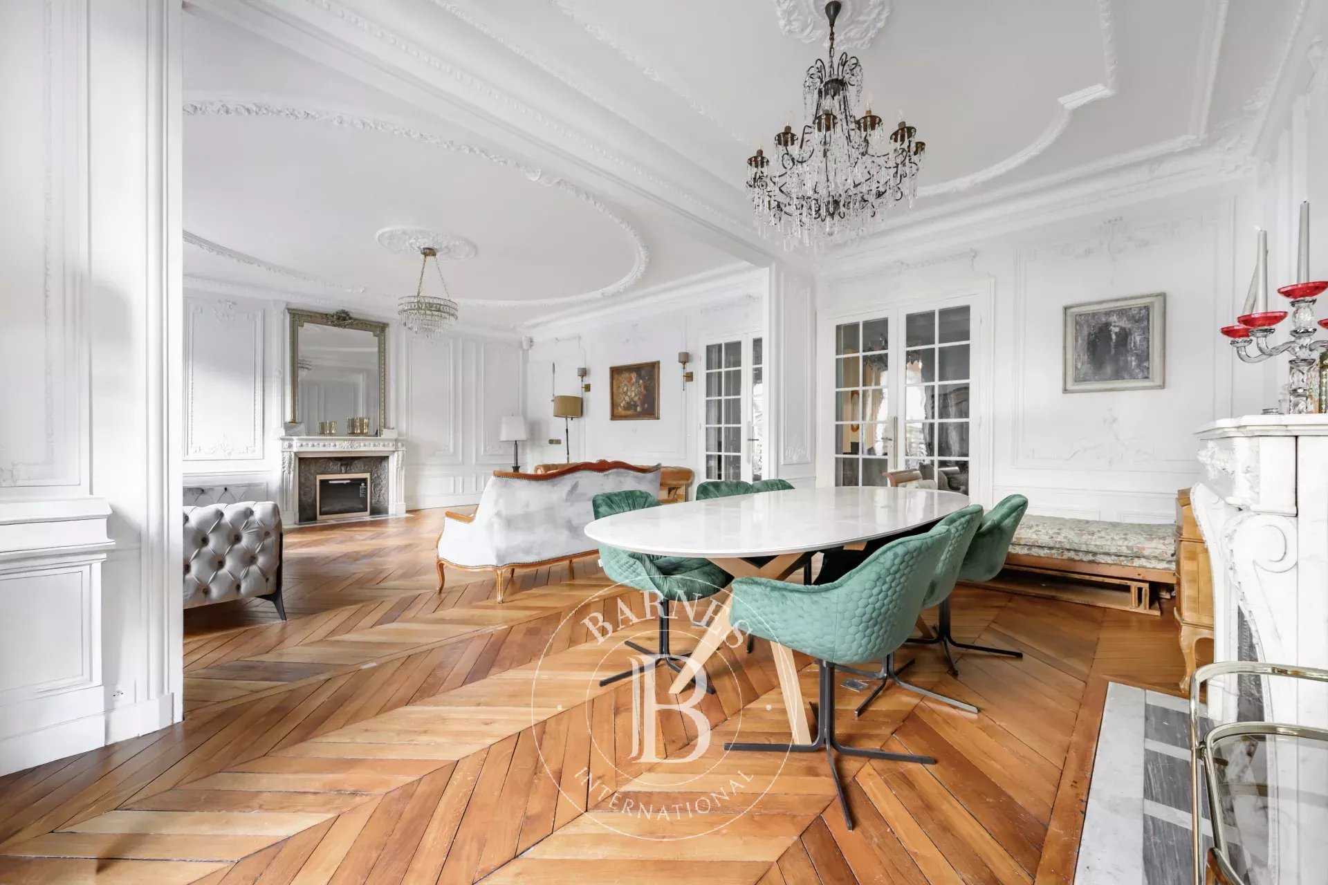 Paris  - Apartment 5 Bedrooms