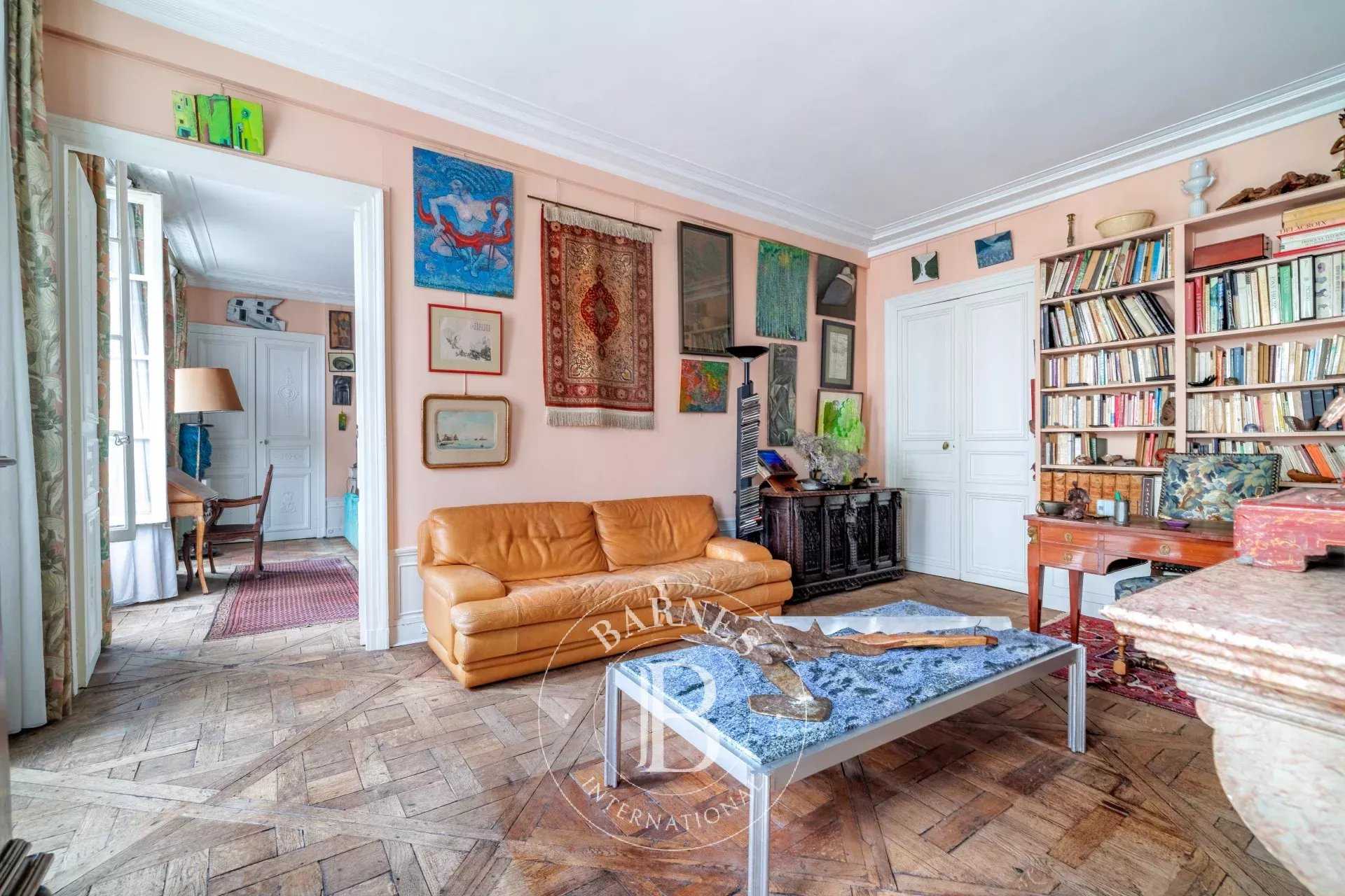 Paris  - Appartement 5 Pièces 4 Chambres