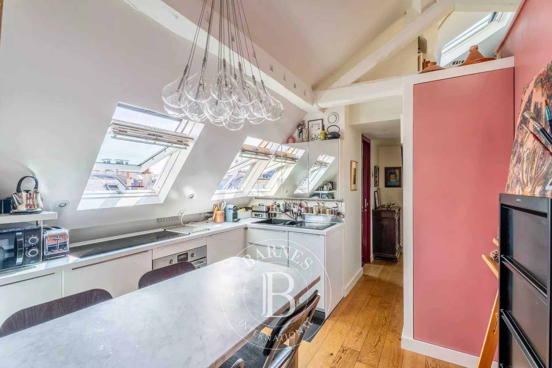 Paris  - Appartement 2 Pièces, 1 Chambre