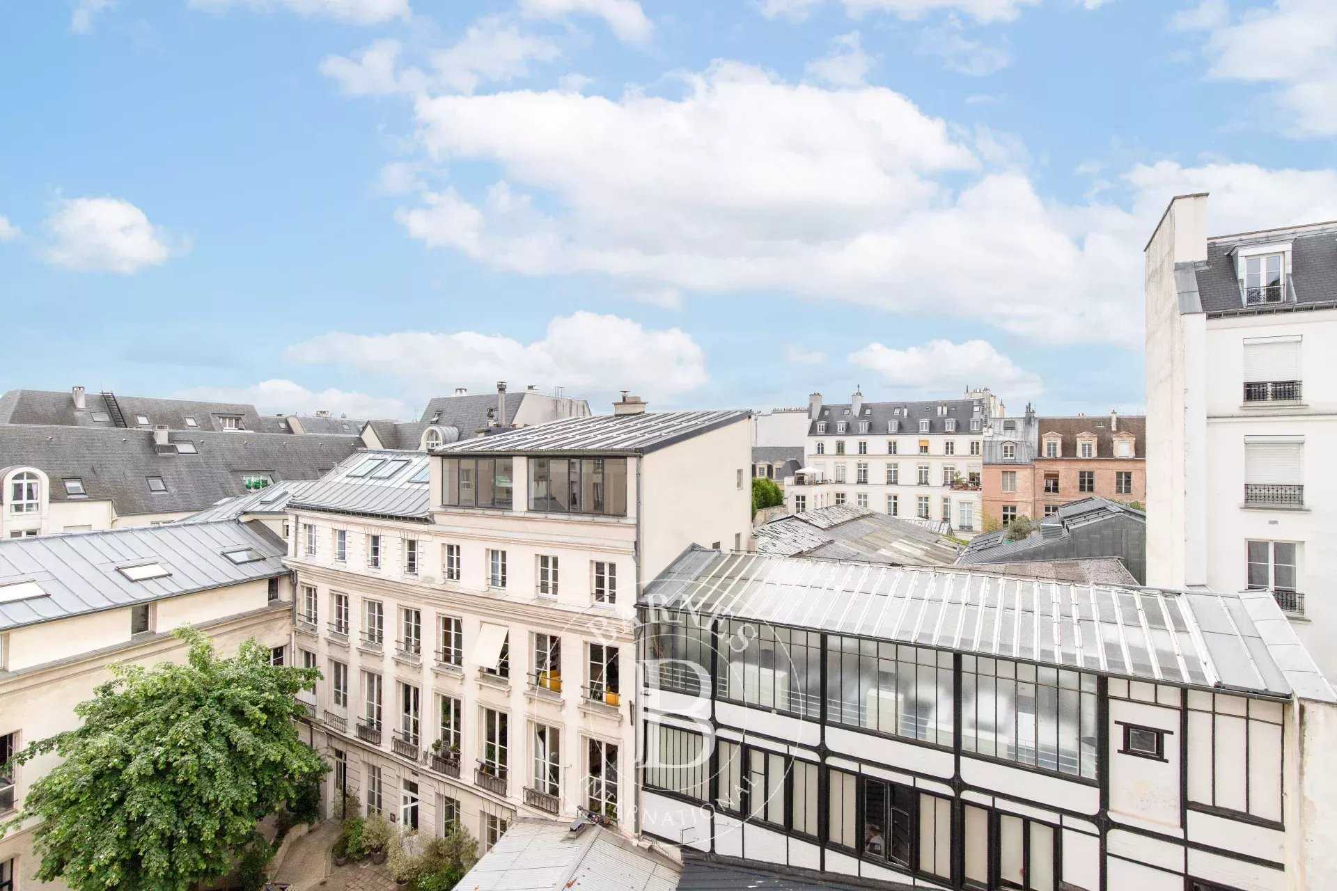 Paris  - Appartement 5 Pièces 3 Chambres