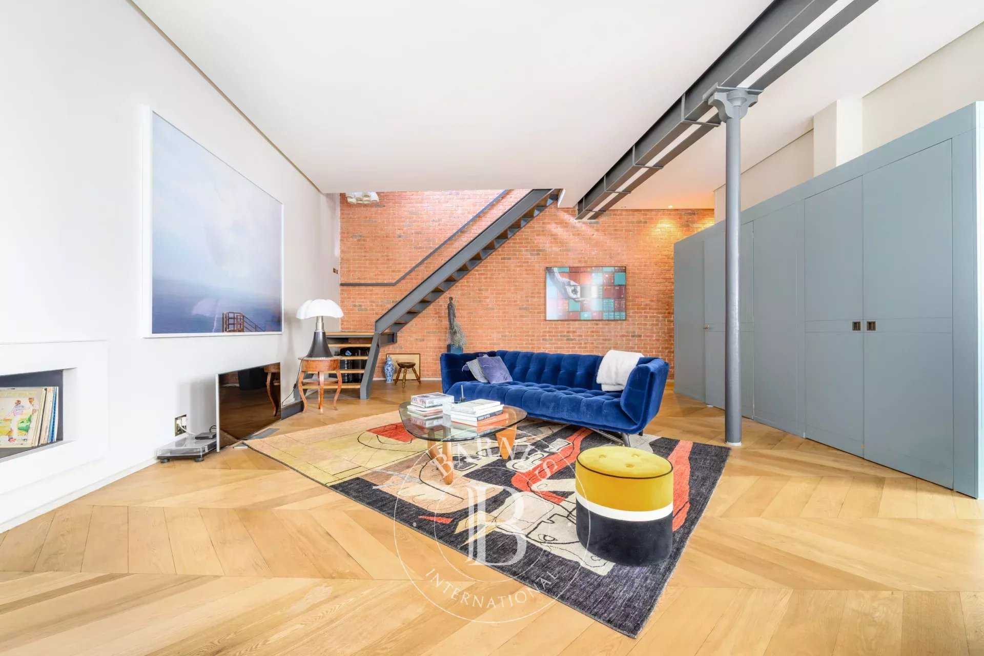 Paris  - Appartement 3 Pi&egrave;ces 2 Chambres