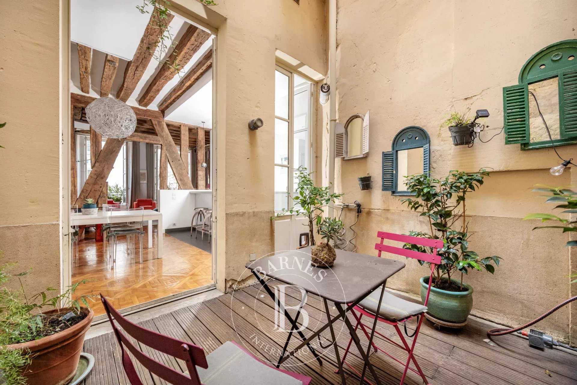 Paris  - Appartement 5 Pièces 3 Chambres