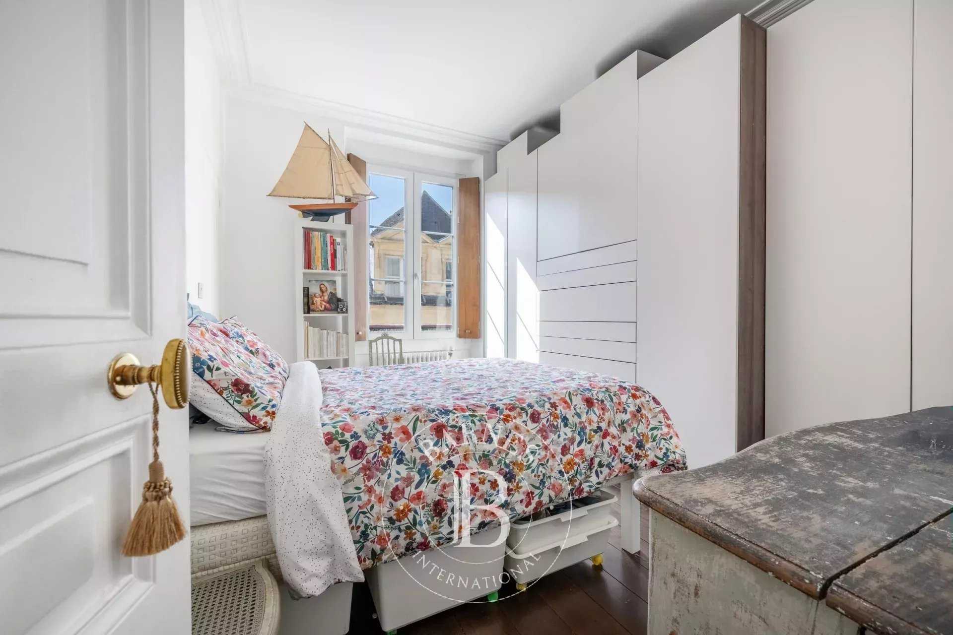 Paris  - Apartment 3 Bedrooms