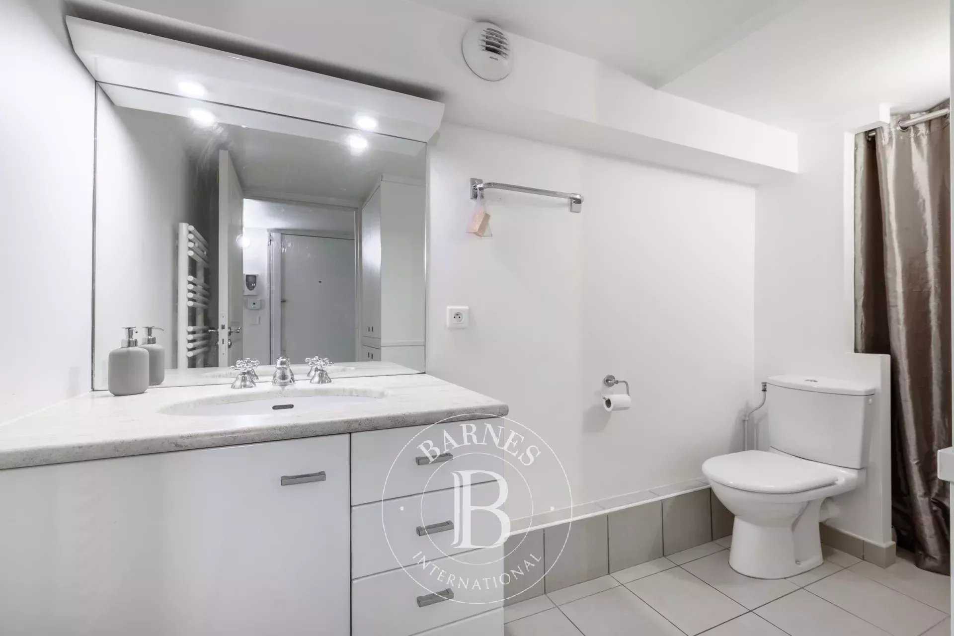 Paris  - Appartement 2 Pi&egrave;ces, 1 Chambre