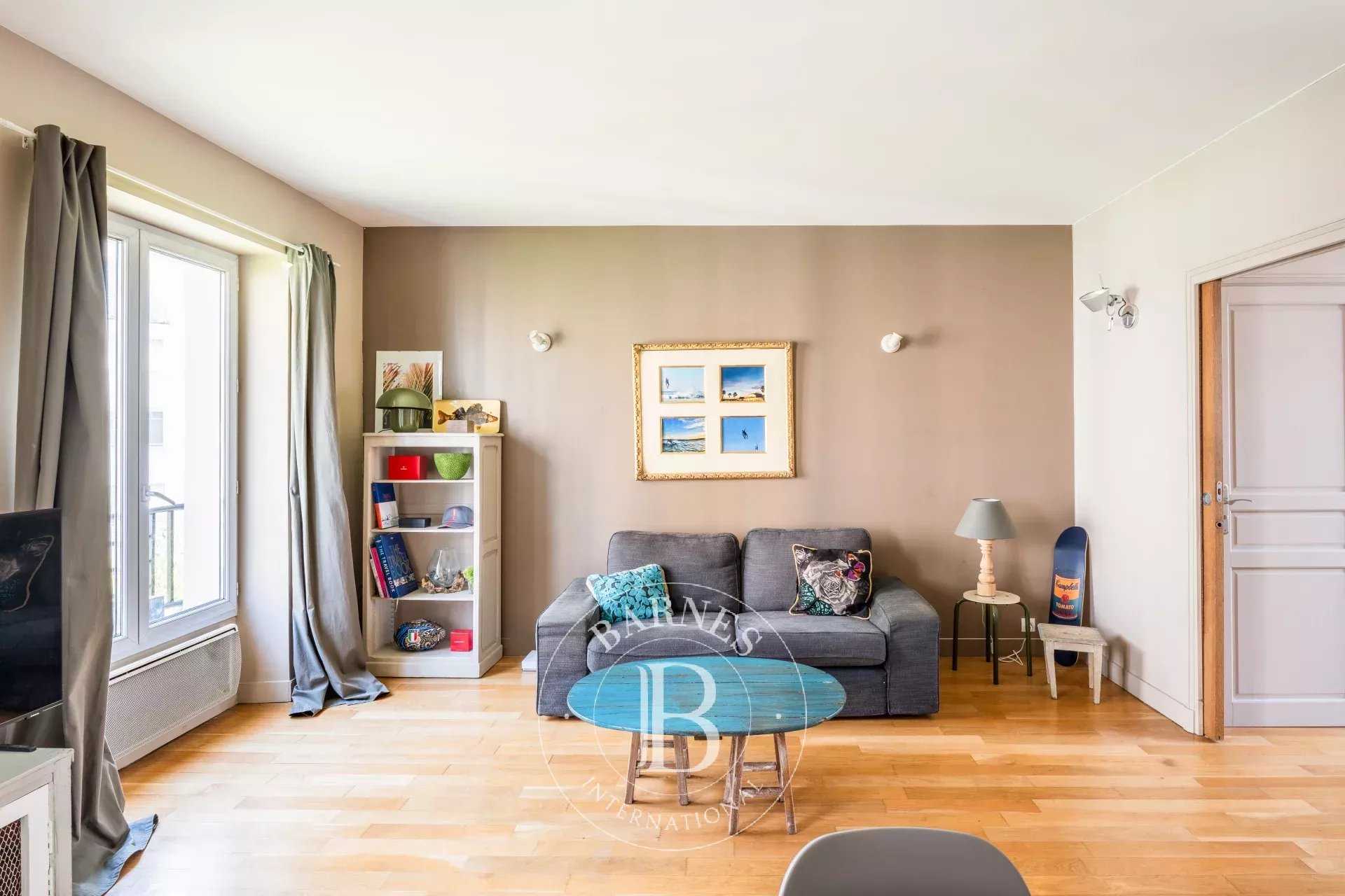Paris  - Appartement 2 Pièces, 1 Chambre