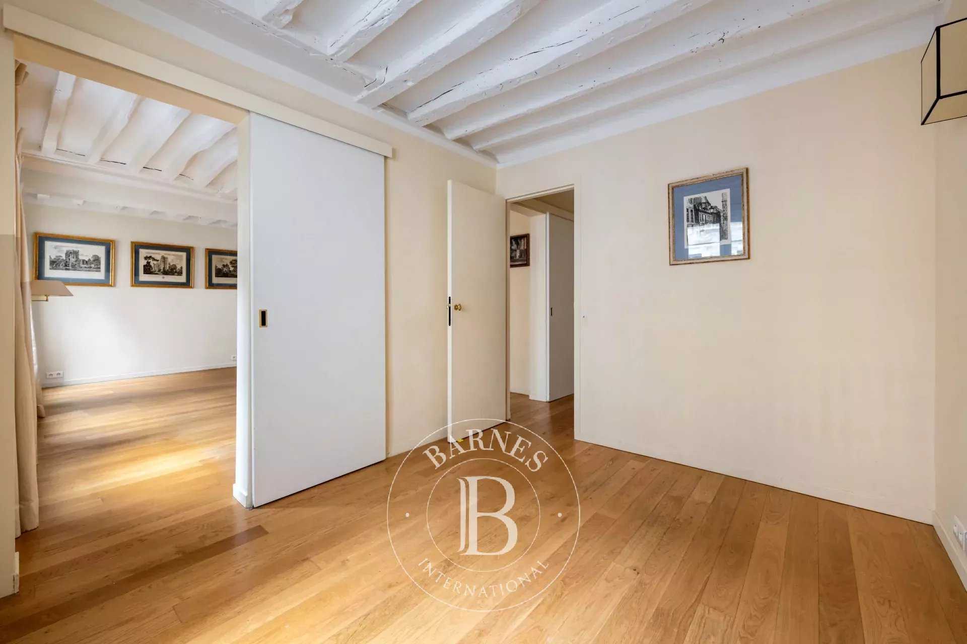 Paris  - Appartement 4 Pièces 4 Chambres