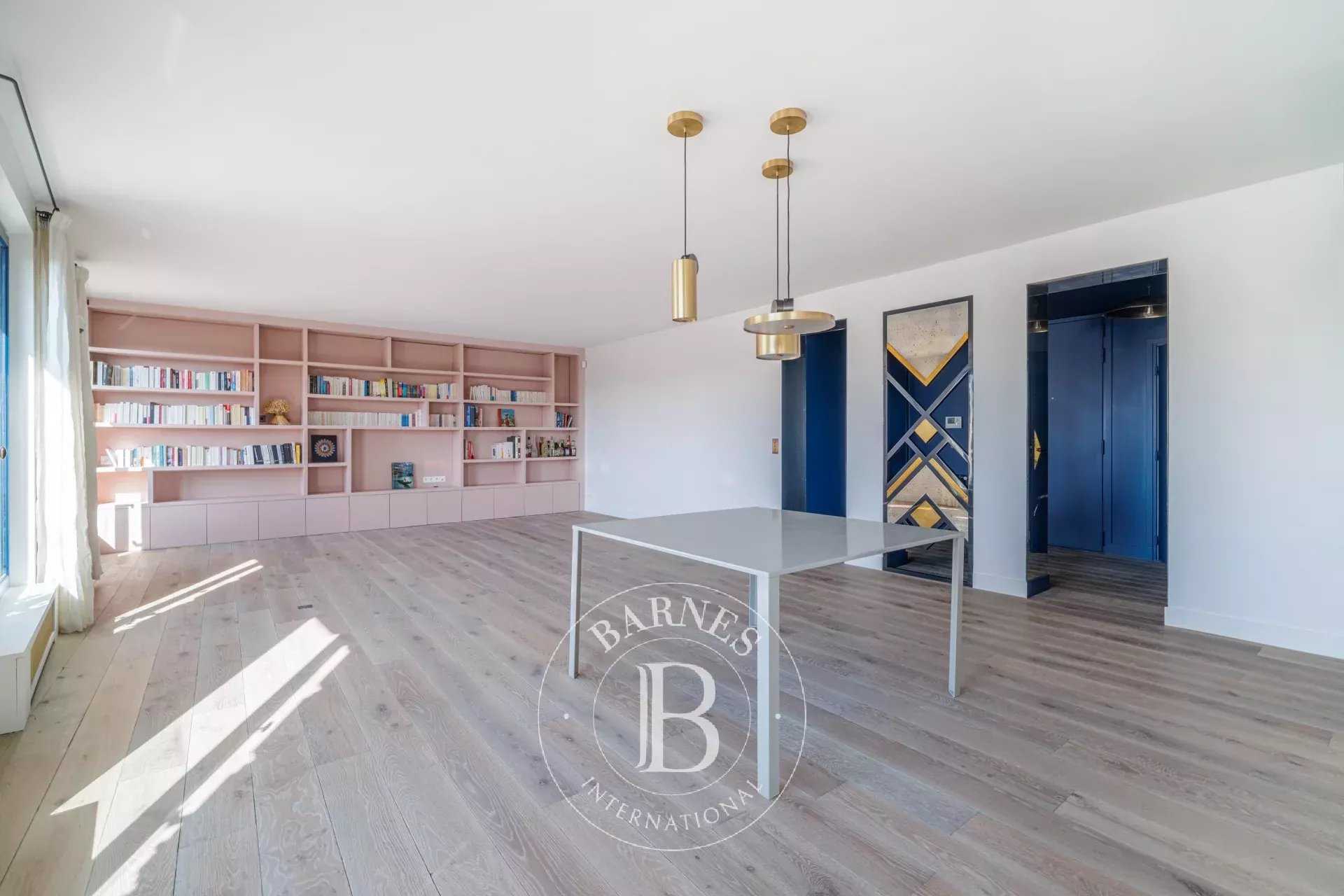 Paris  - Apartment 2 Bedrooms