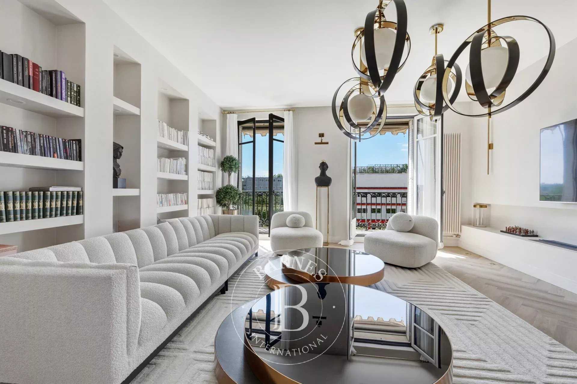 Paris  - Appartement 4 Pi&egrave;ces 3 Chambres