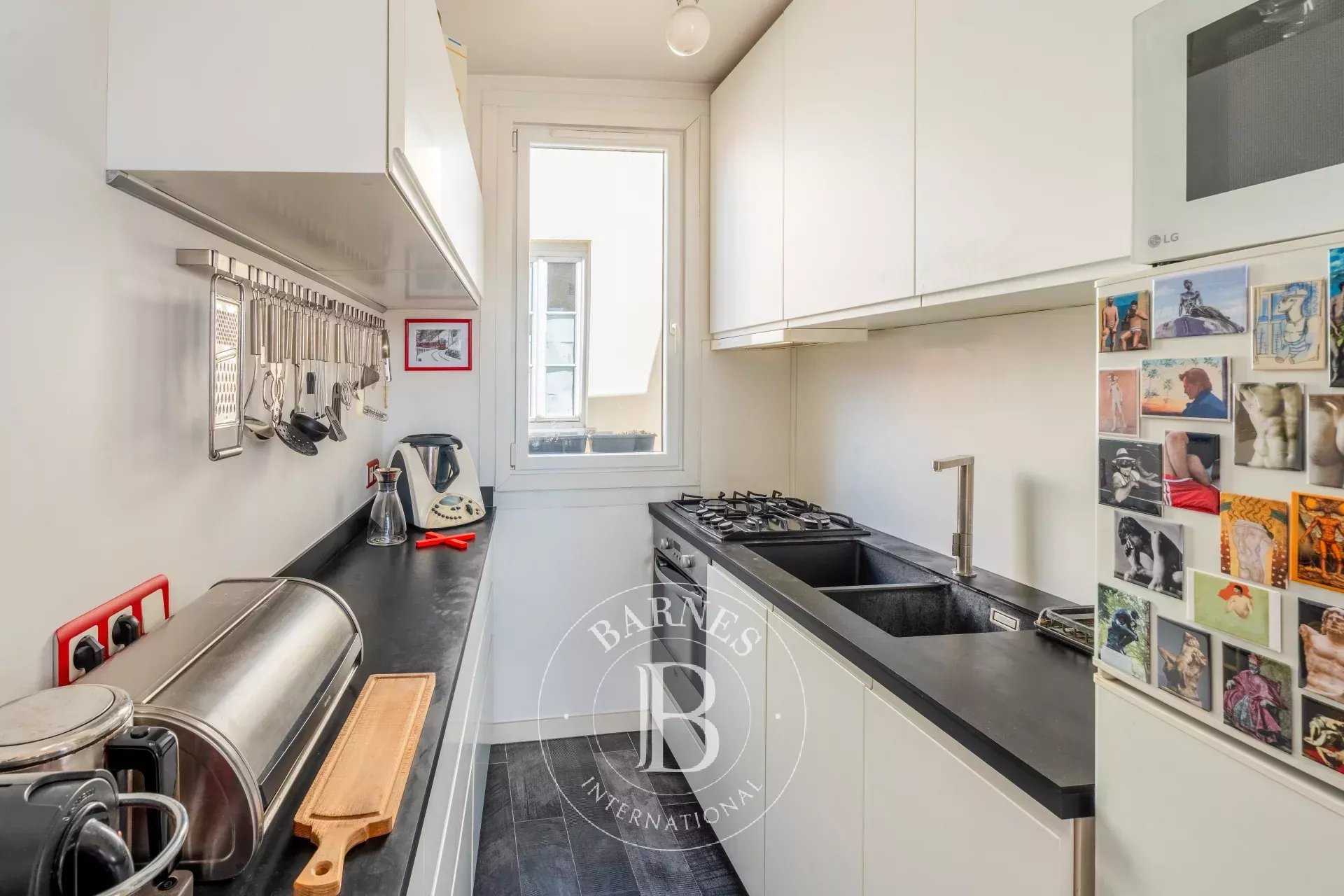 Paris  - Appartement 2 Pièces, 1 Chambre