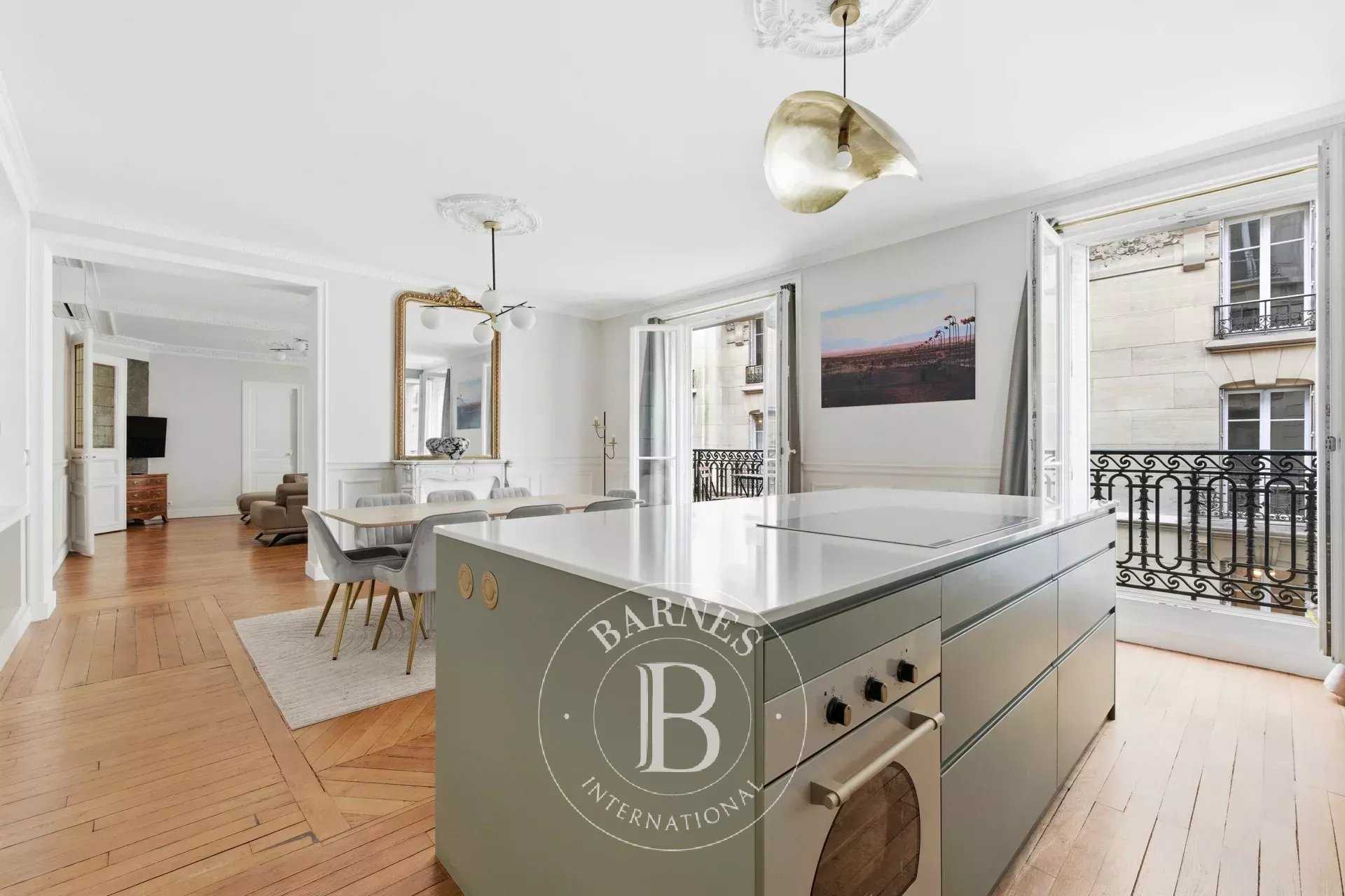 Paris  - Apartment 5 Bedrooms