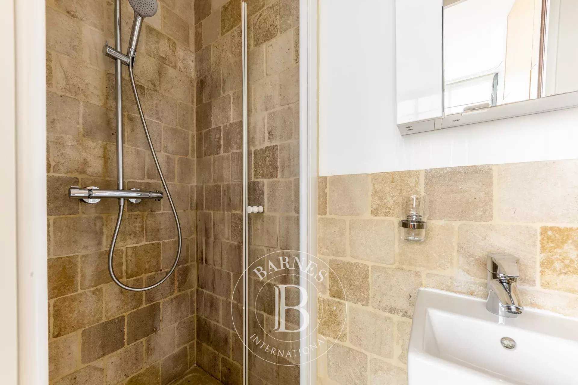 Paris  - Piso 1 Cuarto