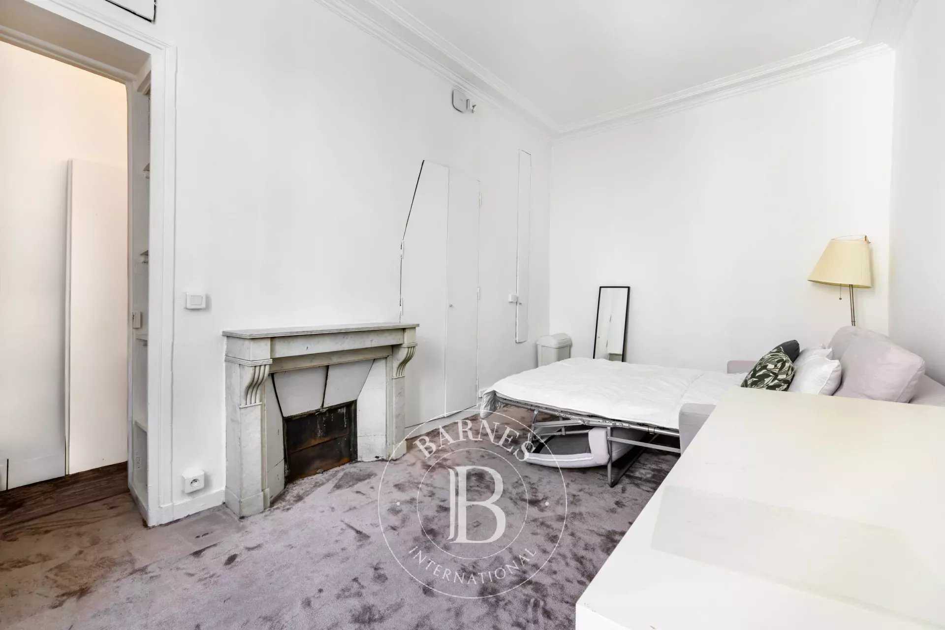 Paris  - Appartement 4 Pièces 2 Chambres