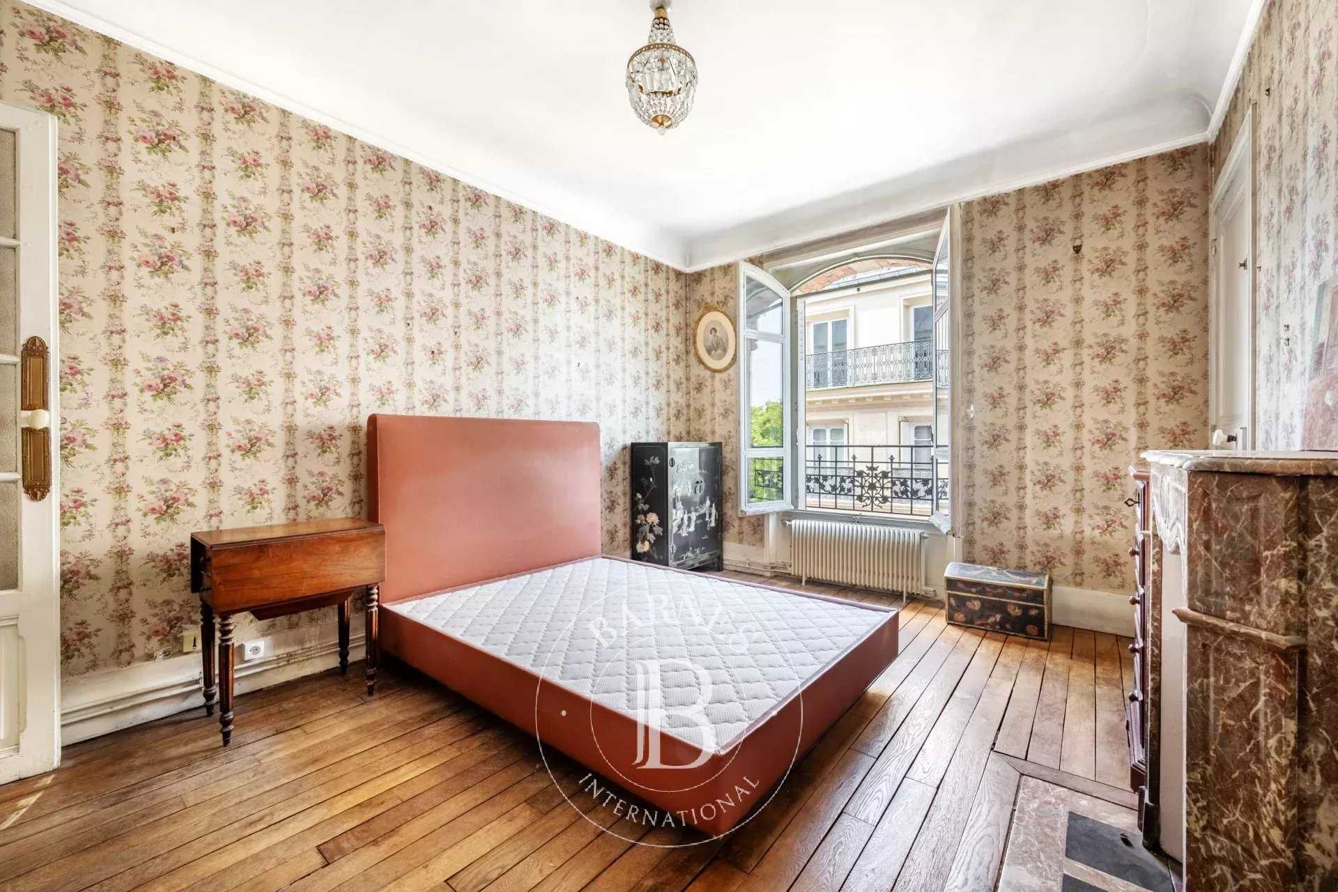 Paris  - Appartement 2 Pièces, 1 Chambre