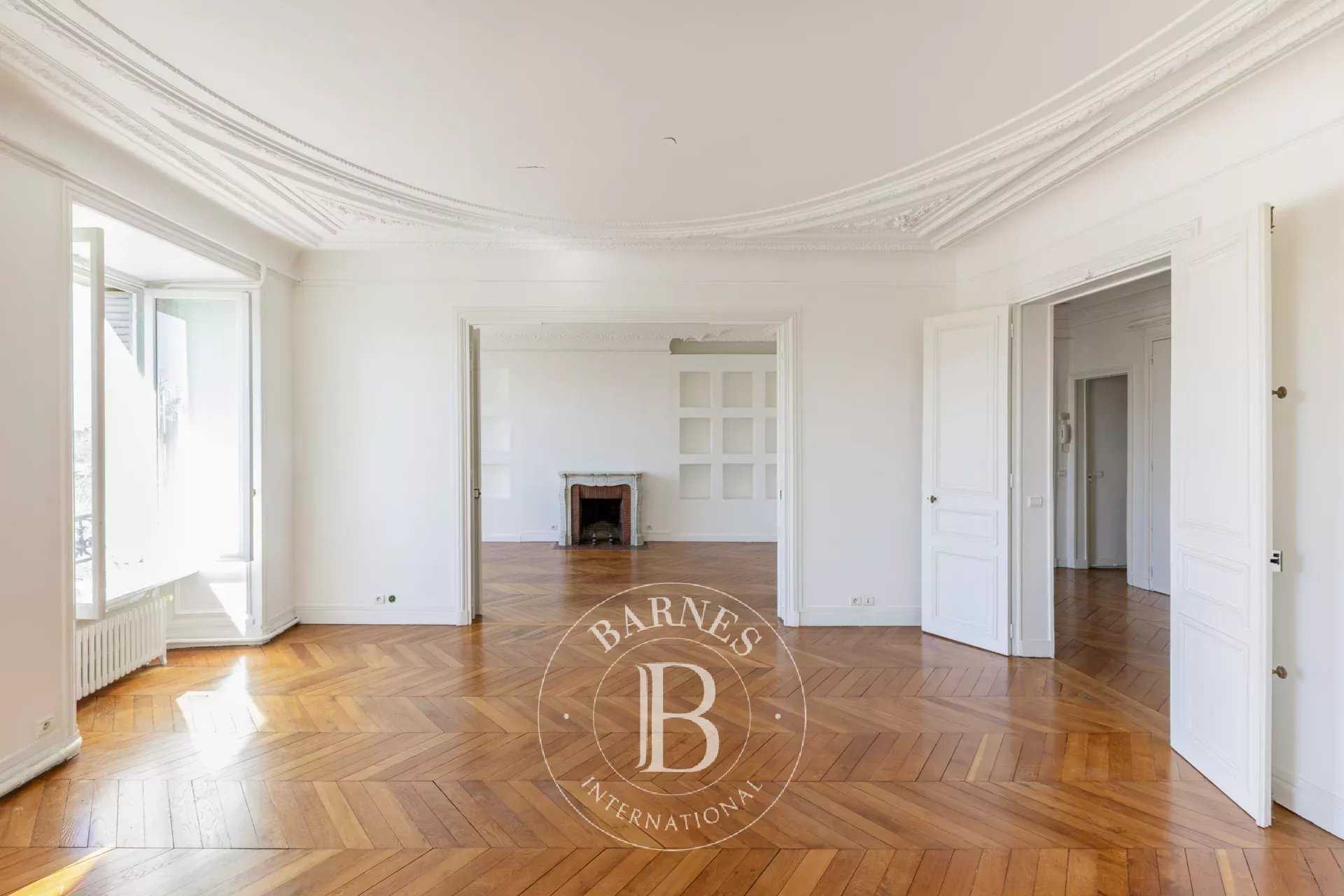 Paris  - Appartement 6 Pièces 4 Chambres