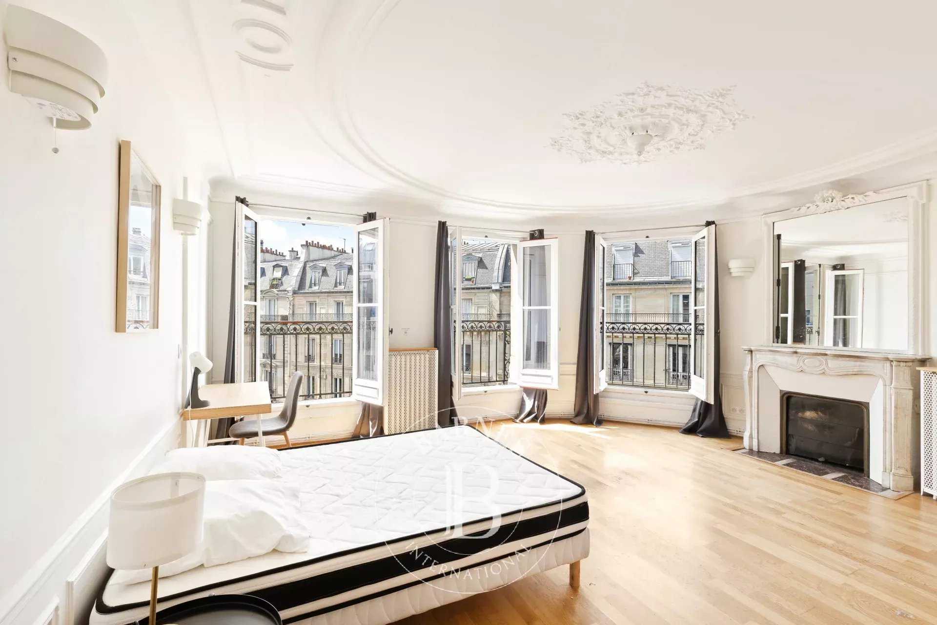Paris  - Appartement 4 Pi&egrave;ces 3 Chambres