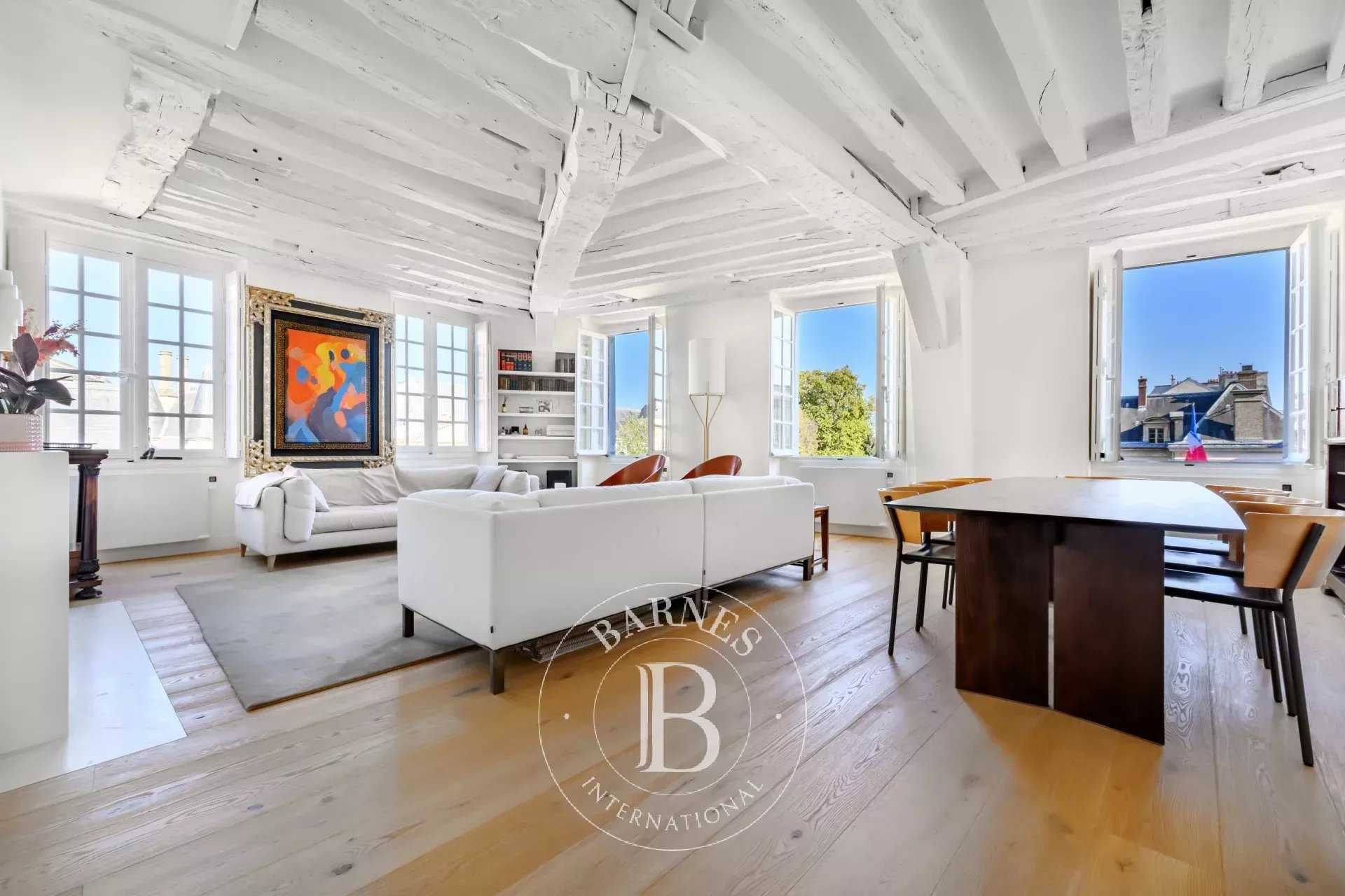 Paris  - Apartment 3 Bedrooms